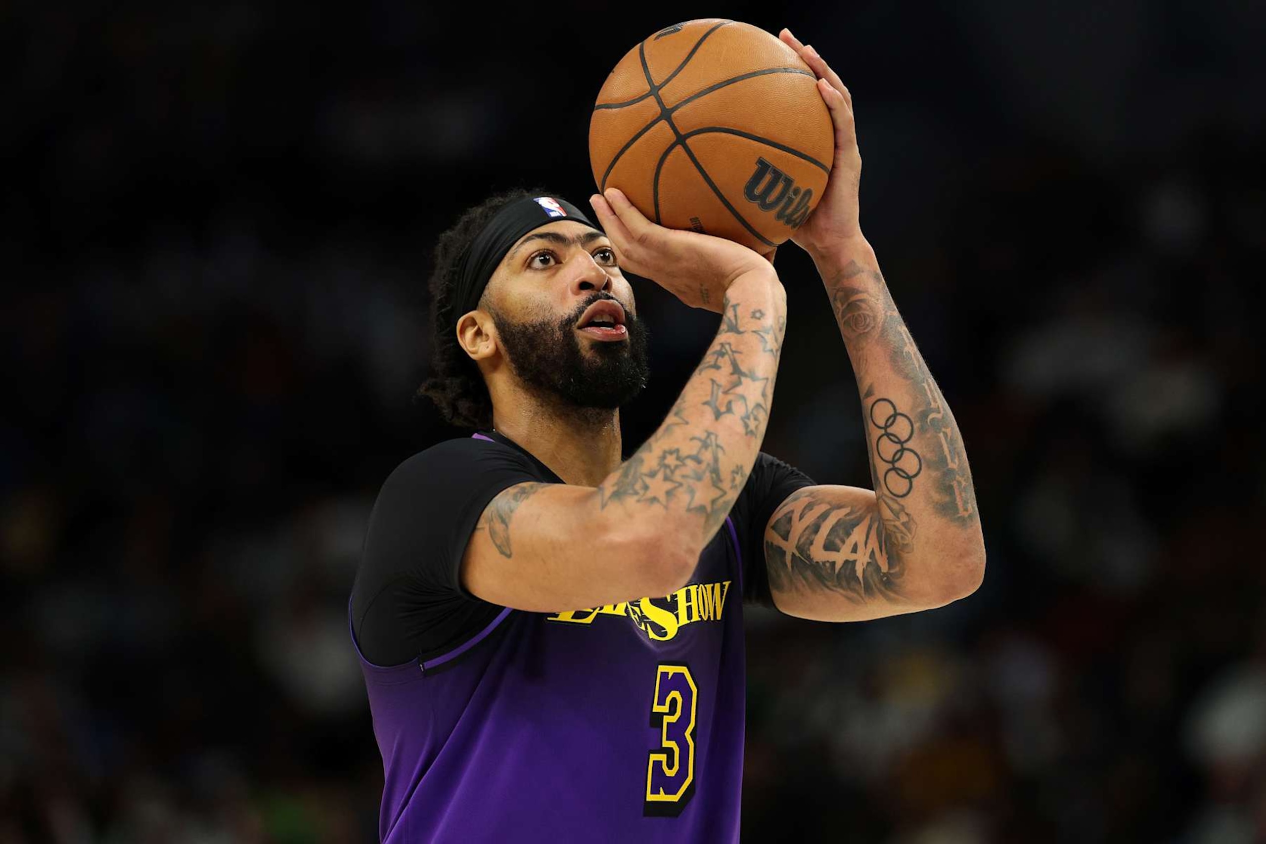 MINNEAPOLIS, MINNESOTA - DECEMBER 02: Anthony Davis #3 of the Los Angeles Lakers shoots a free throw against the Minnesota Timberwolves in the third quarter at Target Center on December 02, 2024 in Minneapolis, Minnesota. The Timberwolves defeated the Lakers 109-80. NOTE TO USER: User expressly acknowledges and agrees that, by downloading and or using this photograph, User is consenting to the terms and conditions of the Getty Images License Agreement. (Photo by David Berding/Getty Images)