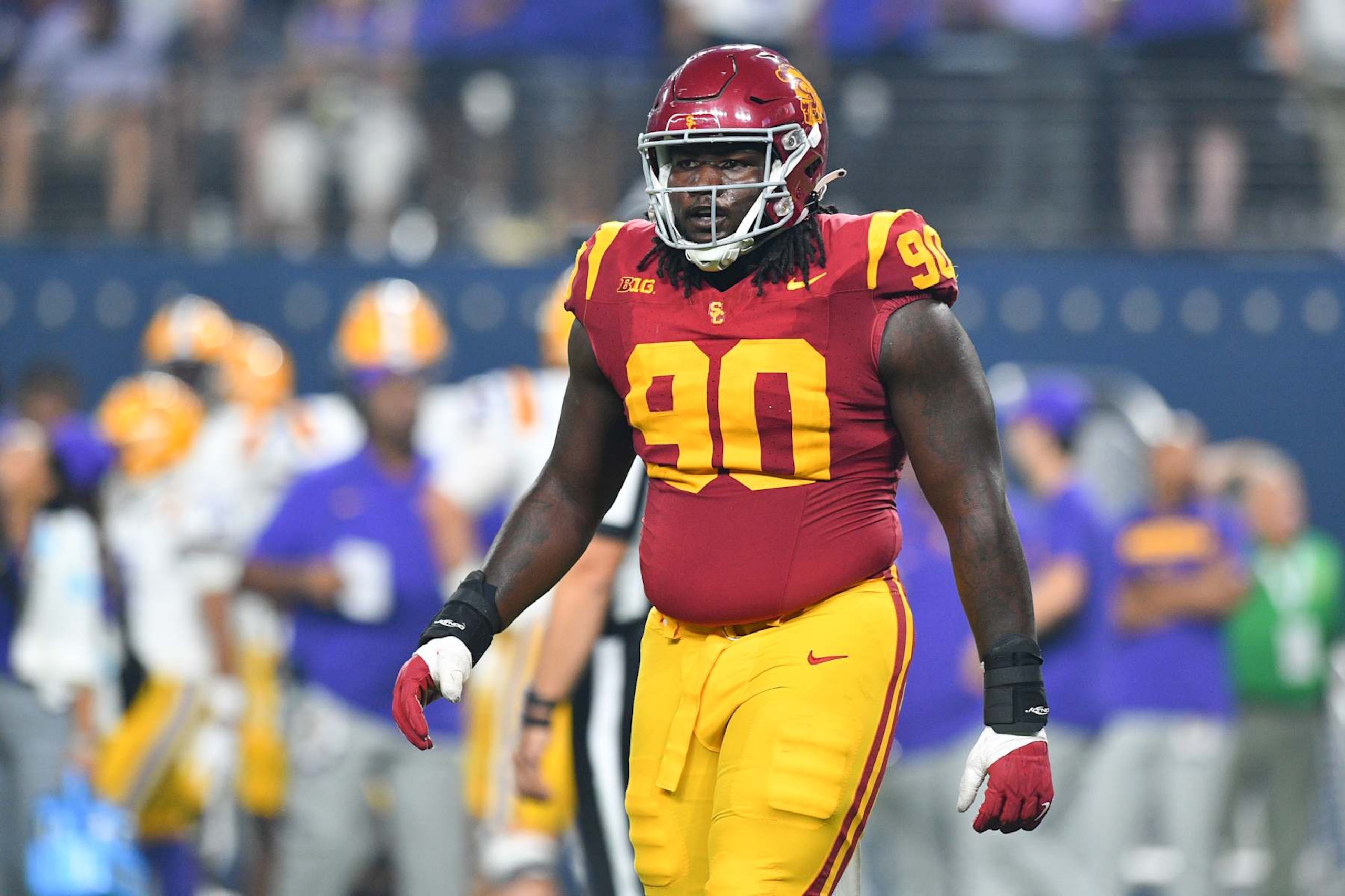 LAS VEGAS, NV - SEPTEMBER 01: USC Trojans defensive tackle Bear Alexander (90) looks on during the Modelo Vegas Kickoff Classic game between the LSU Tigers and the USC Trojans on September 1, 2024 at Allegiant Stadium in Las Vegas, Nevada. (Photo by Brian Rothmuller/Icon Sportswire via Getty Images)