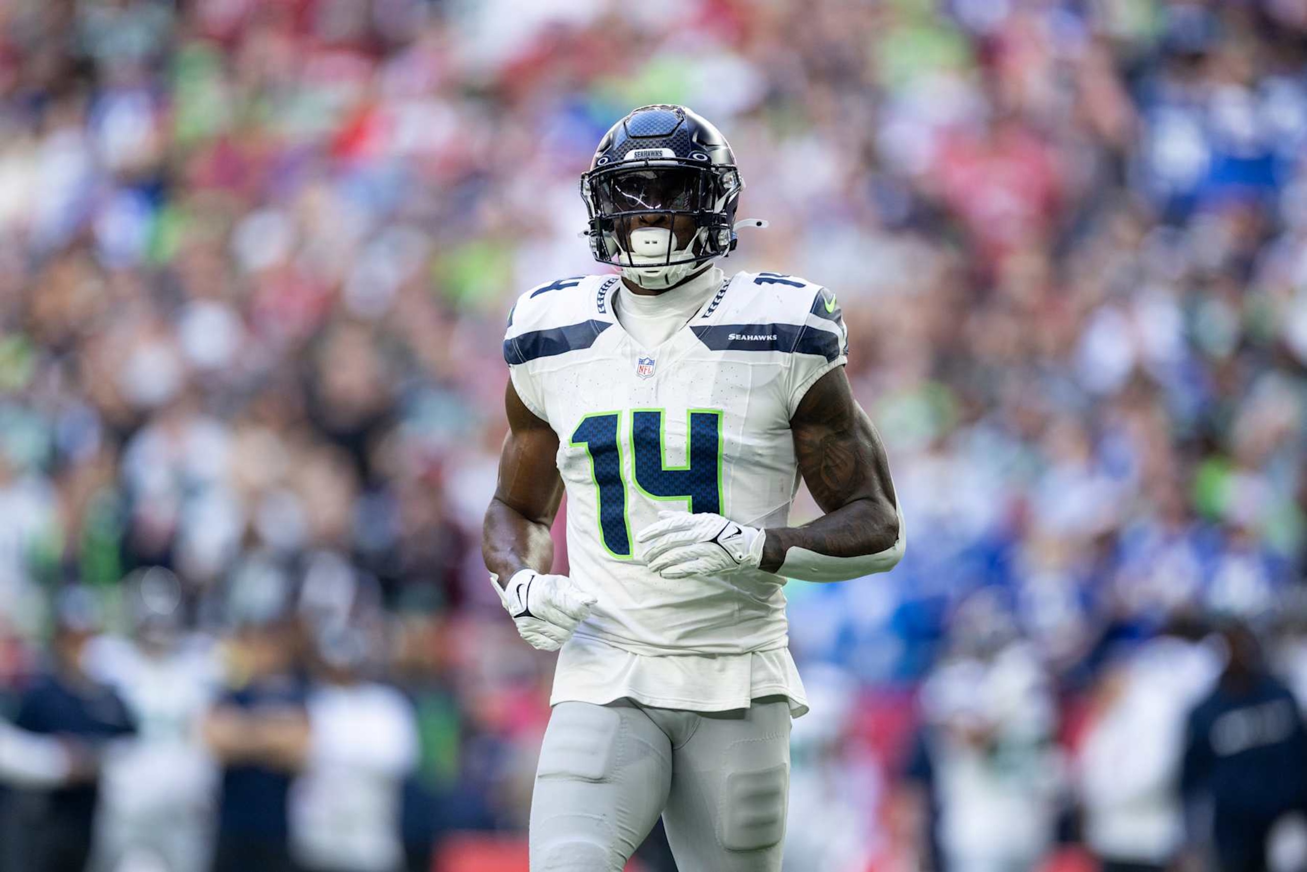 GLENDALE, ARIZONA - DECEMBER 8: DK Metcalf #14 of the Seattle Seahawks runs during an NFL Football game against the Arizona Cardinals at State Farm Stadium on December 08, 2024 in Glendale, Arizona. (Photo by Michael Owens/Getty Images)