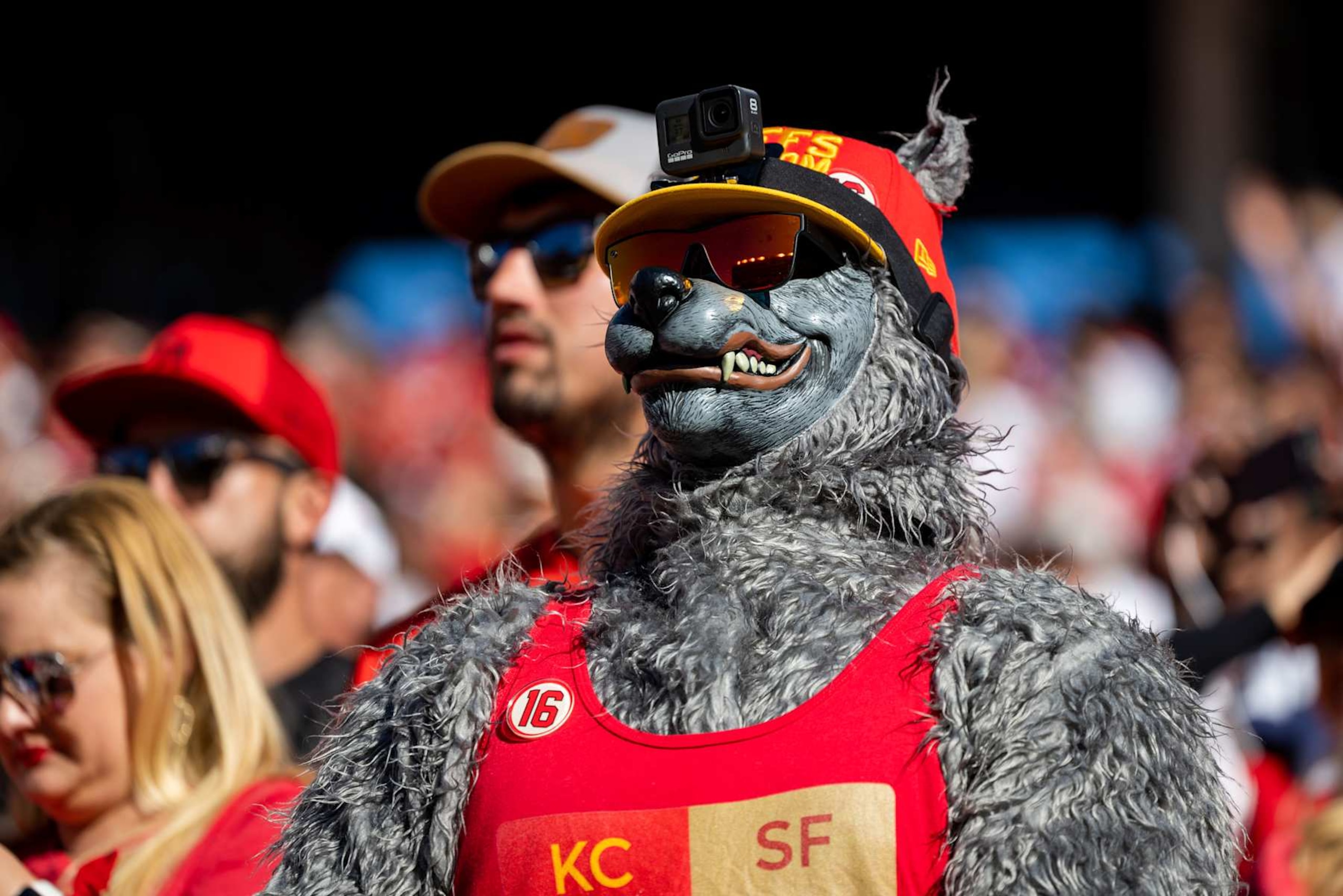 SANTA CLARA, CA - OCTOBER 23: A rabid San Francisco 49ers fan shows his support during the NFL professional football game between the Kansas City Chiefs and San Francisco 49ers on October 23, 2022 at Levis Stadium in Santa Clara, CA. (Photo by Bob Kupbens/Icon Sportswire via Getty Images)