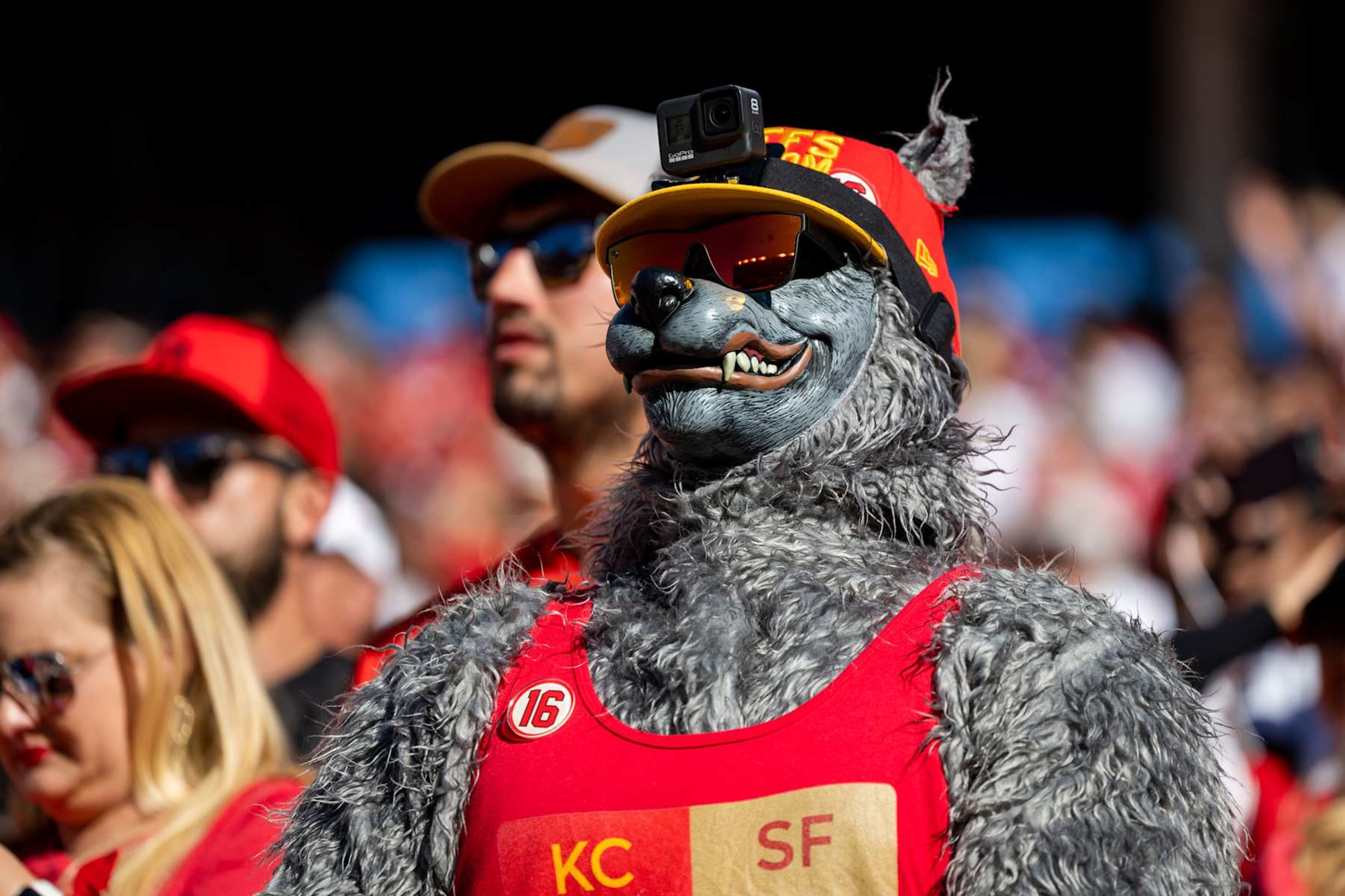 SANTA CLARA, CA - OCTOBER 23: A rabid San Francisco 49ers fan shows his support during the NFL professional football game between the Kansas City Chiefs and San Francisco 49ers on October 23, 2022 at Levis Stadium in Santa Clara, CA. (Photo by Bob Kupbens/Icon Sportswire via Getty Images) SANTA CLARA, CA - OCTOBER 23: A rabid San Francisco 49ers fan shows his support during the NFL professional football game between the Kansas City Chiefs and San Francisco 49ers on October 23, 2022 at Levis Stadium in Santa Clara, CA. (Photo by Bob Kupbens/Icon Sportswire via Getty Images)