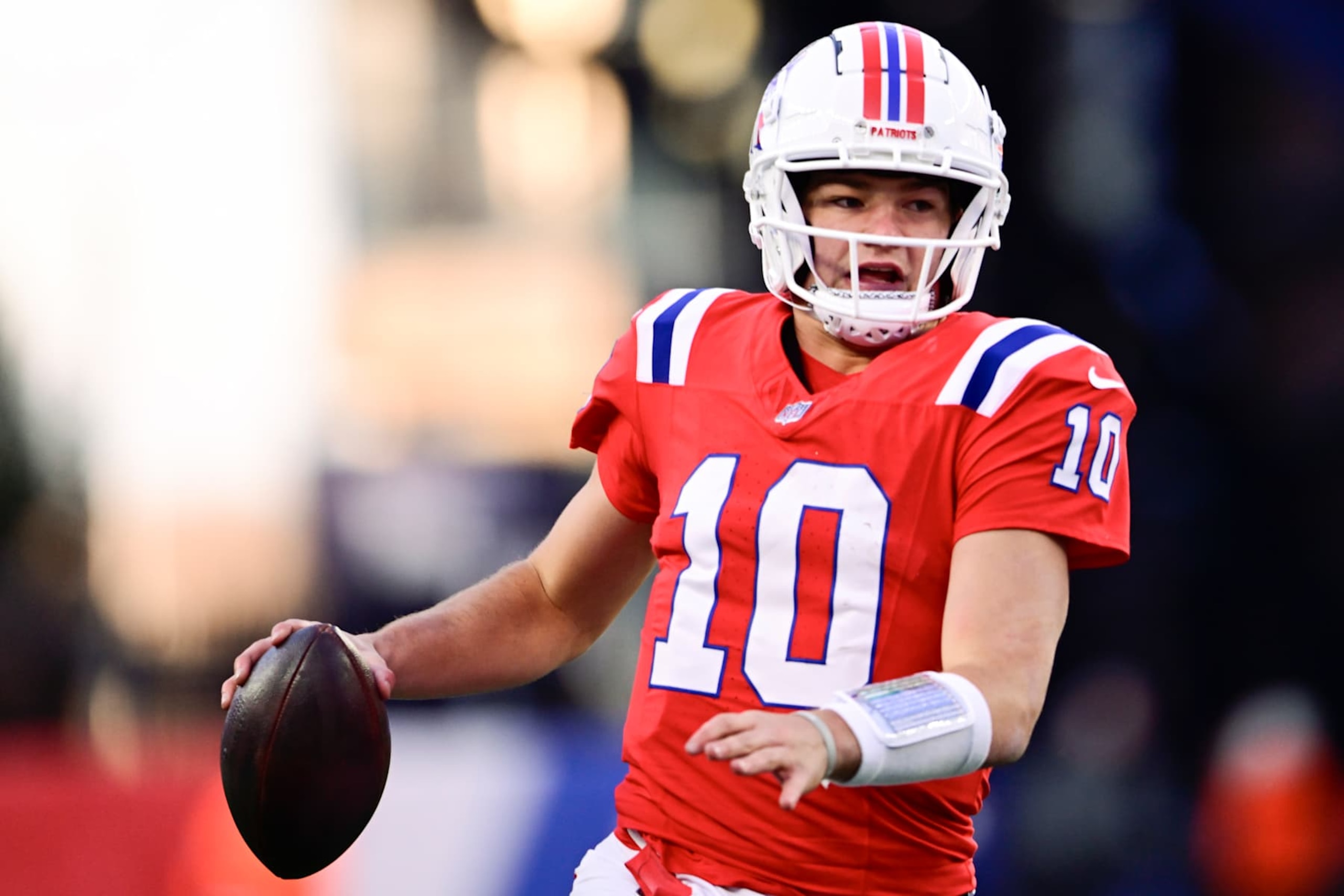 FOXBOROUGH, MASSACHUSETTS - DECEMBER 01: Drake Maye #10 of the New England Patriots runs the ball up the field in the third quarter of a game against the Indianapolis Colts at Gillette Stadium on December 01, 2024 in Foxborough, Massachusetts. (Photo by Jaiden Tripi/Getty Images)