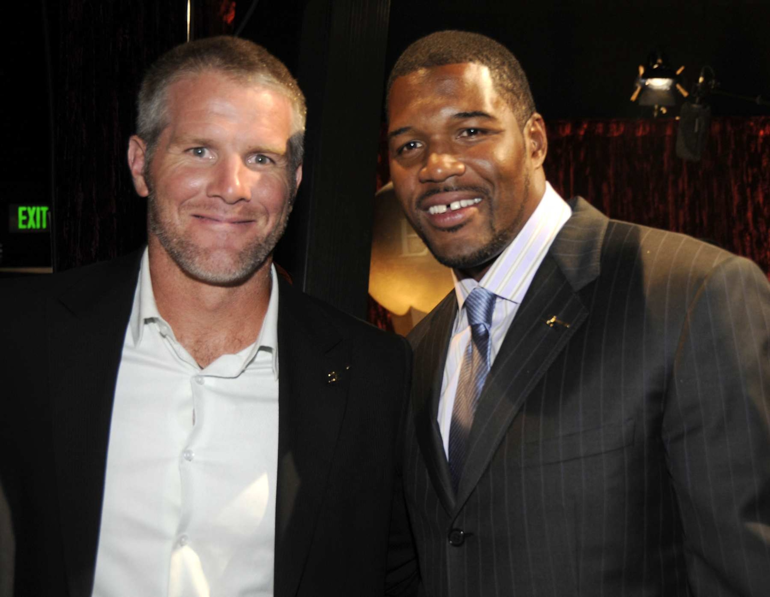 (EXCLUSIVE, Premium Rates Apply) LOS ANGELES, CA - JULY 16:  *Exclusive* NFL player Brett Favre and NFL player Michael Strahan at the 2008 ESPY Awards held at NOKIA Theatre L.A. LIVE on July 16, 2008 in Los Angeles, California. The 2008 ESPYs will air on Sunday, July 20 at 9PM ET on ESPN.  (Photo by Kevin Mazur/WireImage)