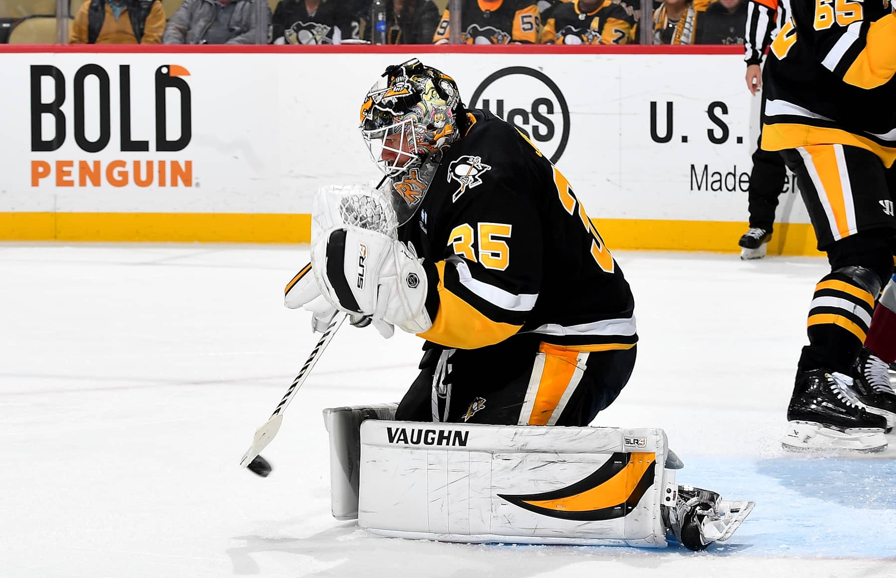 PITTSBURGH, PA - DECEMBER 10:  Tristan Jarry #35 of the Pittsburgh Penguins makes a save against the Colorado Avalanche at PPG PAINTS Arena on December 10, 2024 in Pittsburgh, Pennsylvania. (Photo by Joe Sargent/NHLI via Getty Images)