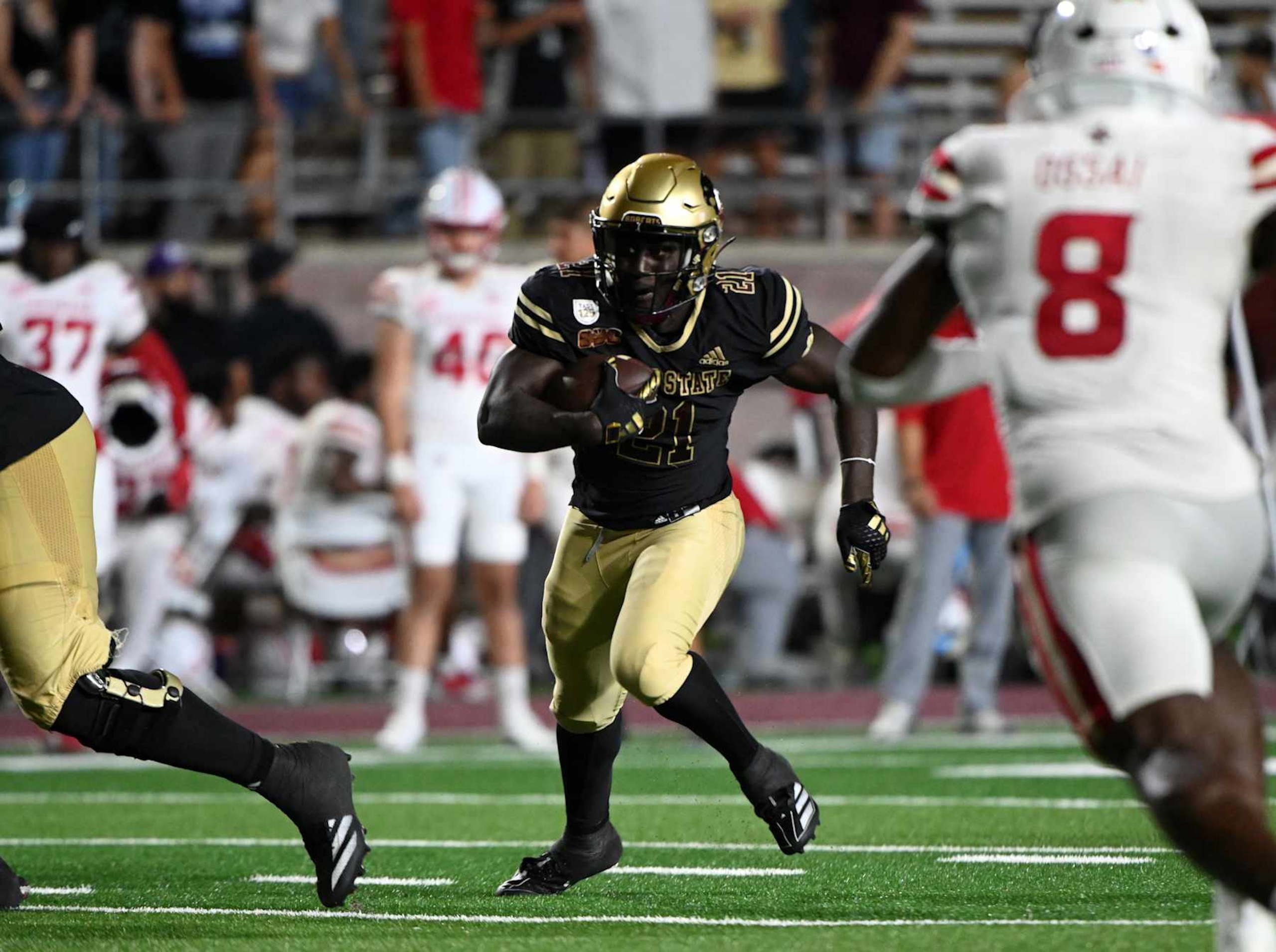 SAN MARCOS, TX - OCTOBER 29: Texas State Bobcats RB Ismail Mahdi runs for yardage during game featuring the Louisiana Ragin' Cajuns and the Texas State Bobcats on October 29, 2024 at UFCU Stadium in San Marcos, TX. (Photo by John Rivera/Icon Sportswire via Getty Images)