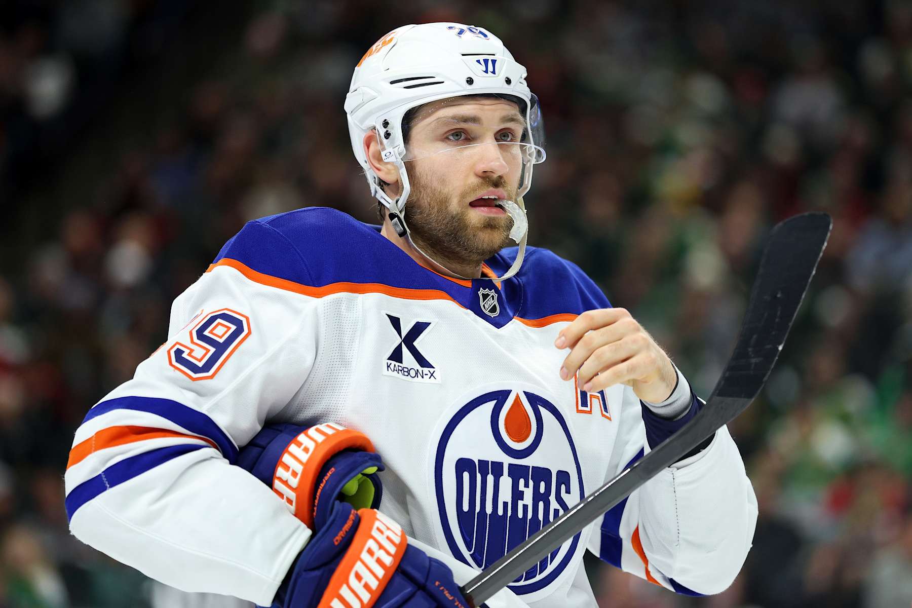 ST PAUL, MINNESOTA - DECEMBER 12: Leon Draisaitl #29 of the Edmonton Oilers looks on against the Minnesota Wild in the first period at Xcel Energy Center on December 12, 2024 in St Paul, Minnesota. The Oilers defeated the Wild 7-1. (Photo by David Berding/Getty Images)