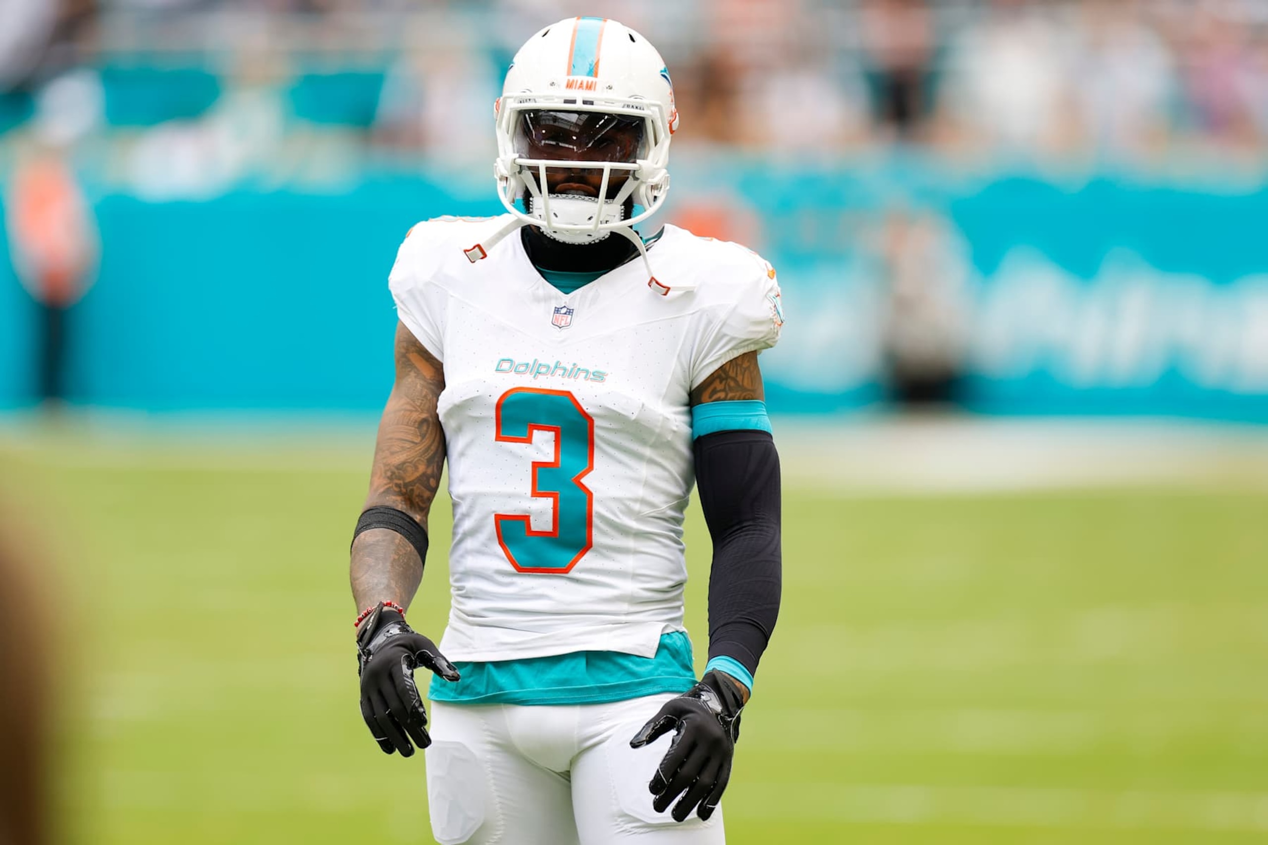 MIAMI GARDENS, FLORIDA - NOVEMBER 17: Odell Beckham Jr. #3 of the Miami Dolphins reacts during the first half against the Las Vegas Raiders at Hard Rock Stadium on November 17, 2024 in Miami Gardens, Florida. (Photo by Brandon Sloter/Getty Images) MIAMI GARDENS, FLORIDA - NOVEMBER 17: Odell Beckham Jr. #3 of the Miami Dolphins reacts during the first half against the Las Vegas Raiders at Hard Rock Stadium on November 17, 2024 in Miami Gardens, Florida. (Photo by Brandon Sloter/Getty Images)