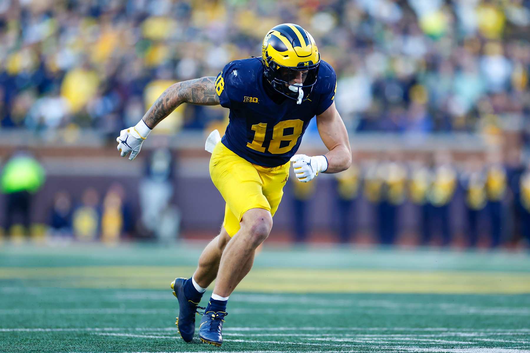 ANN ARBOR, MICHIGAN - NOVEMBER 2: Colston Loveland #18 of the Michigan Wolverines runs a route during the second half against the Oregon Ducks at Michigan Stadium on November 2, 2024 in Ann Arbor, Michigan. (Photo by Brandon Sloter/Image Of Sport/Getty Images)