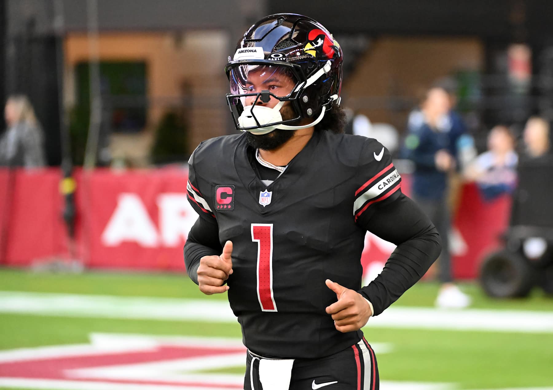 GLENDALE, ARIZONA - DECEMBER 08: Kyler Murray #1 of the Arizona Cardinals prepares for a game against the Seattle Seahawks at State Farm Stadium on December 08, 2024 in Glendale, Arizona. (Photo by Norm Hall/Getty Images)