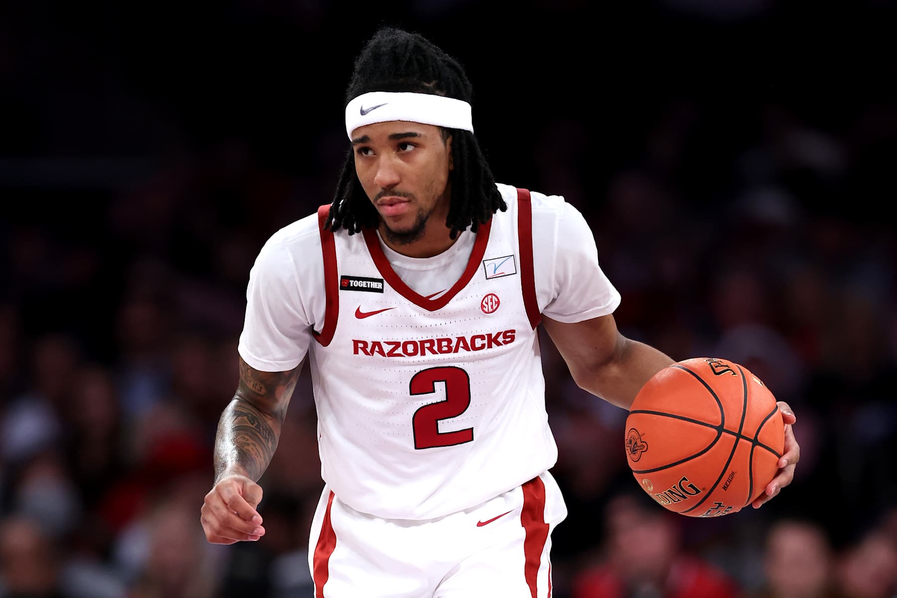 NEW YORK, NEW YORK - DECEMBER 10: Boogie Fland #2 of the Arkansas Razorbacks in action against the Michigan Wolverines in the Jimmy V Classic at Madison Square Garden on December 10, 2024 in New York City.  (Photo by Luke Hales/Getty Images)
