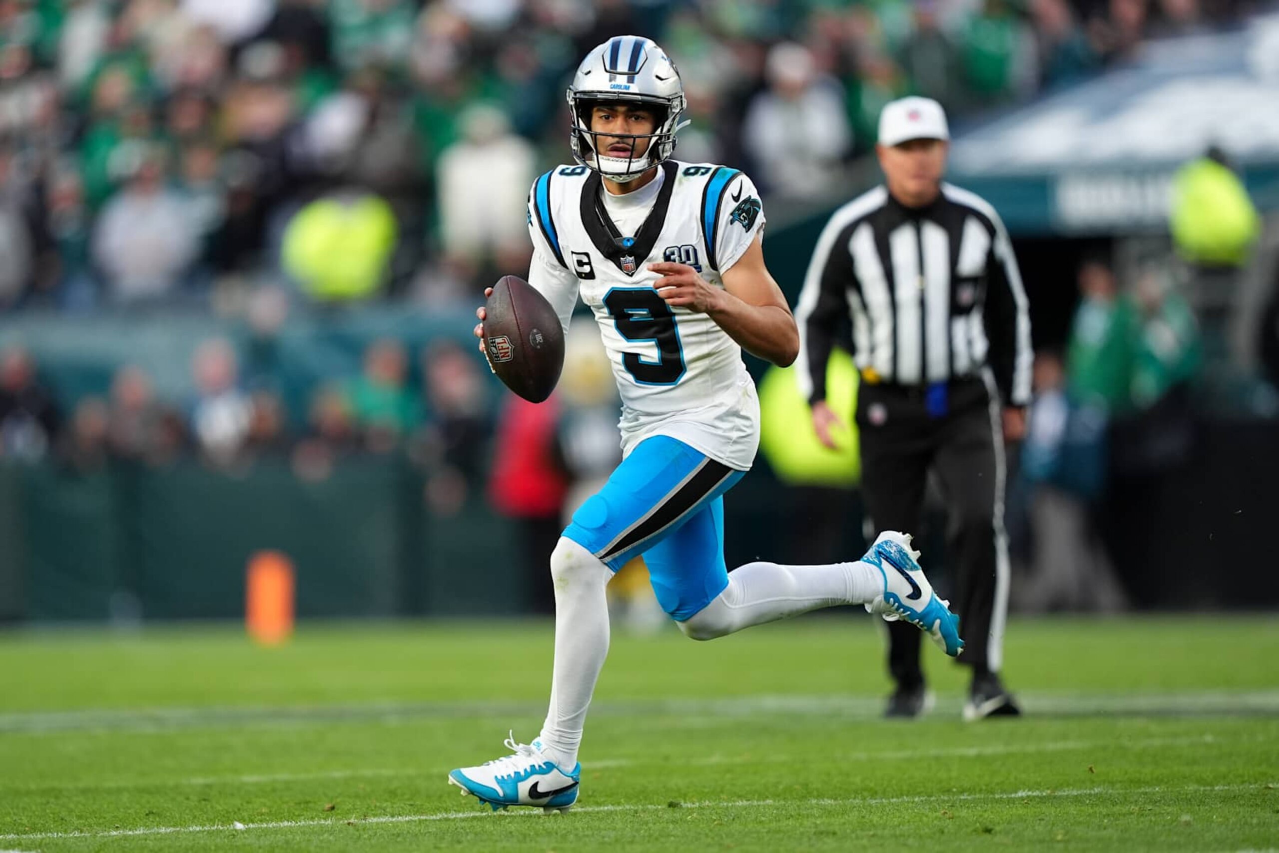 PHILADELPHIA, PA - DECEMBER 08: Carolina Panthers quarterback Bryce Young (9) looks to pass the ball in the second half during the game between the Carolina Panthers and Philadelphia Eagles on December 08, 2024 at Lincoln Financial Field in Philadelphia, PA. (Photo by Kyle Ross/Icon Sportswire via Getty Images) PHILADELPHIA, PA - DECEMBER 08: Carolina Panthers quarterback Bryce Young (9) looks to pass the ball in the second half during the game between the Carolina Panthers and Philadelphia Eagles on December 08, 2024 at Lincoln Financial Field in Philadelphia, PA. (Photo by Kyle Ross/Icon Sportswire via Getty Images)