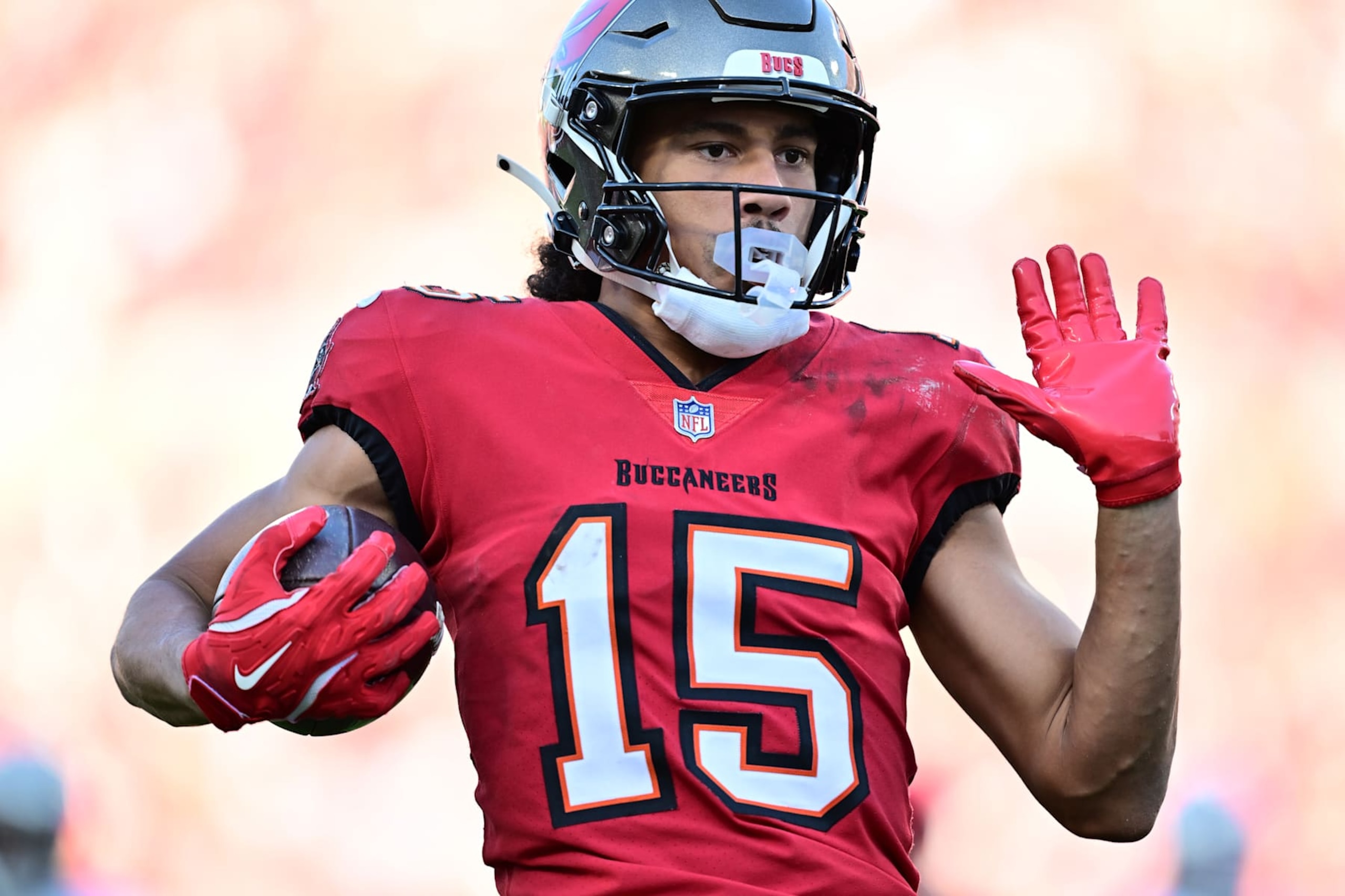 TAMPA, FLORIDA - DECEMBER 08: Jalen McMillan #15 of the Tampa Bay Buccaneers runs with the ball for a touchdown during the fourth quarter against the Las Vegas Raiders at Raymond James Stadium on December 08, 2024 in Tampa, Florida. (Photo by Julio Aguilar/Getty Images) TAMPA, FLORIDA - DECEMBER 08: Jalen McMillan #15 of the Tampa Bay Buccaneers runs with the ball for a touchdown during the fourth quarter against the Las Vegas Raiders at Raymond James Stadium on December 08, 2024 in Tampa, Florida. (Photo by Julio Aguilar/Getty Images)