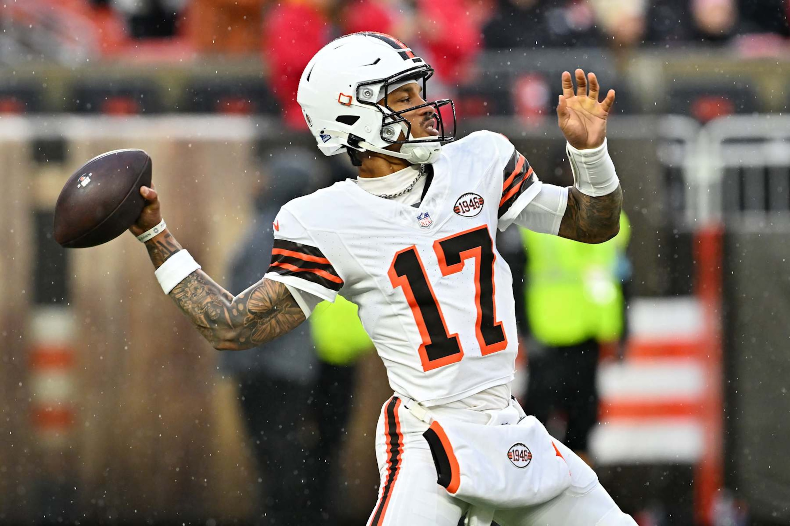 CLEVELAND, OHIO - DECEMBER 15: Dorian Thompson-Robinson #17 of the Cleveland Browns throws a pass against the Kansas City Chiefs at Huntington Bank Field on December 15, 2024 in Cleveland, Ohio. (Photo by Jason Miller/Getty Images)