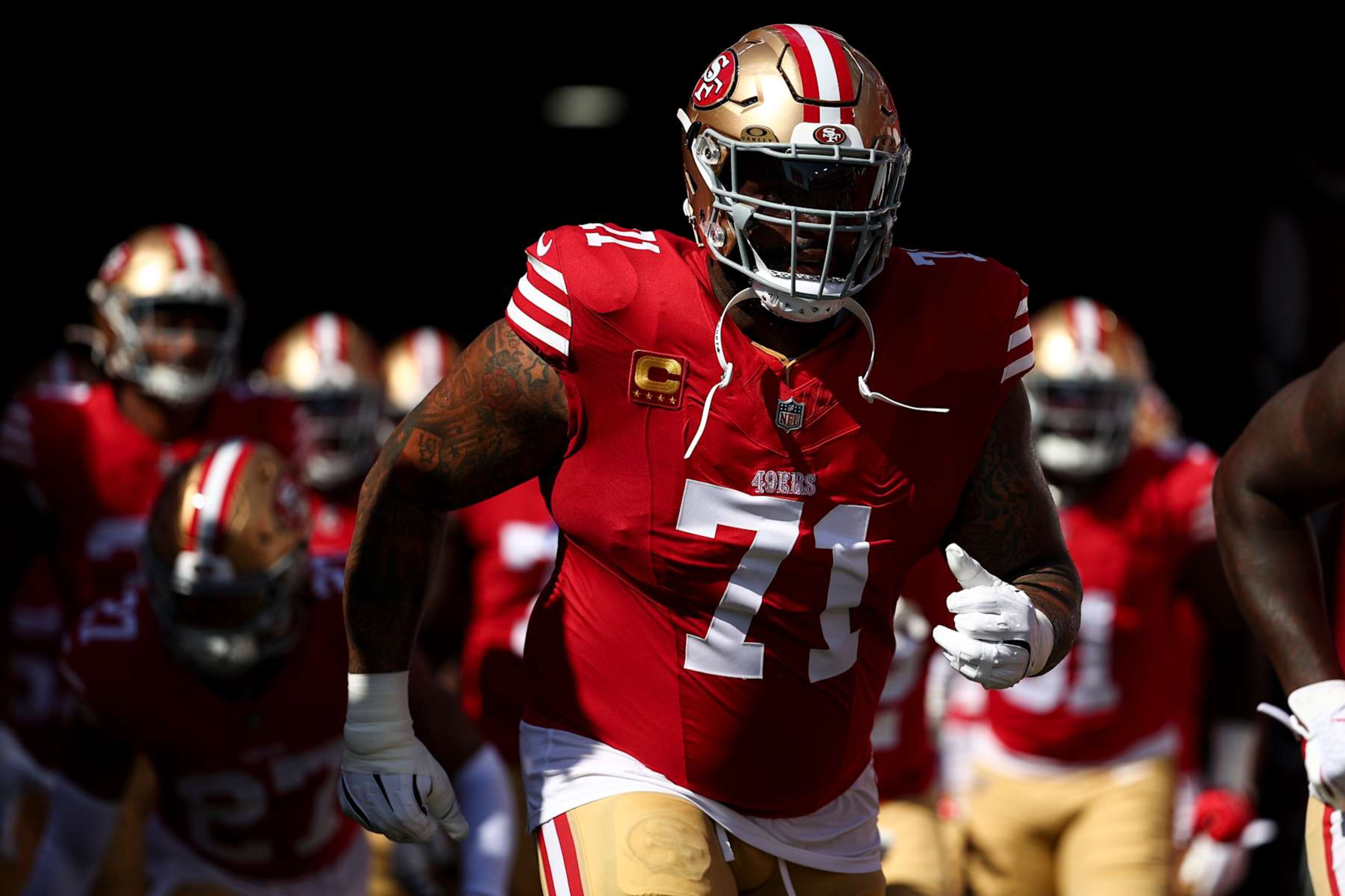TAMPA, FLORIDA - NOVEMBER 10: Trent Williams #71 of the San Francisco 49ers runs onto the field prior to an NFL football game against the Tampa Bay Buccaneers at Raymond James Stadium on November 10, 2024 in Tampa, Florida. (Photo by Kevin Sabitus/Getty Images)