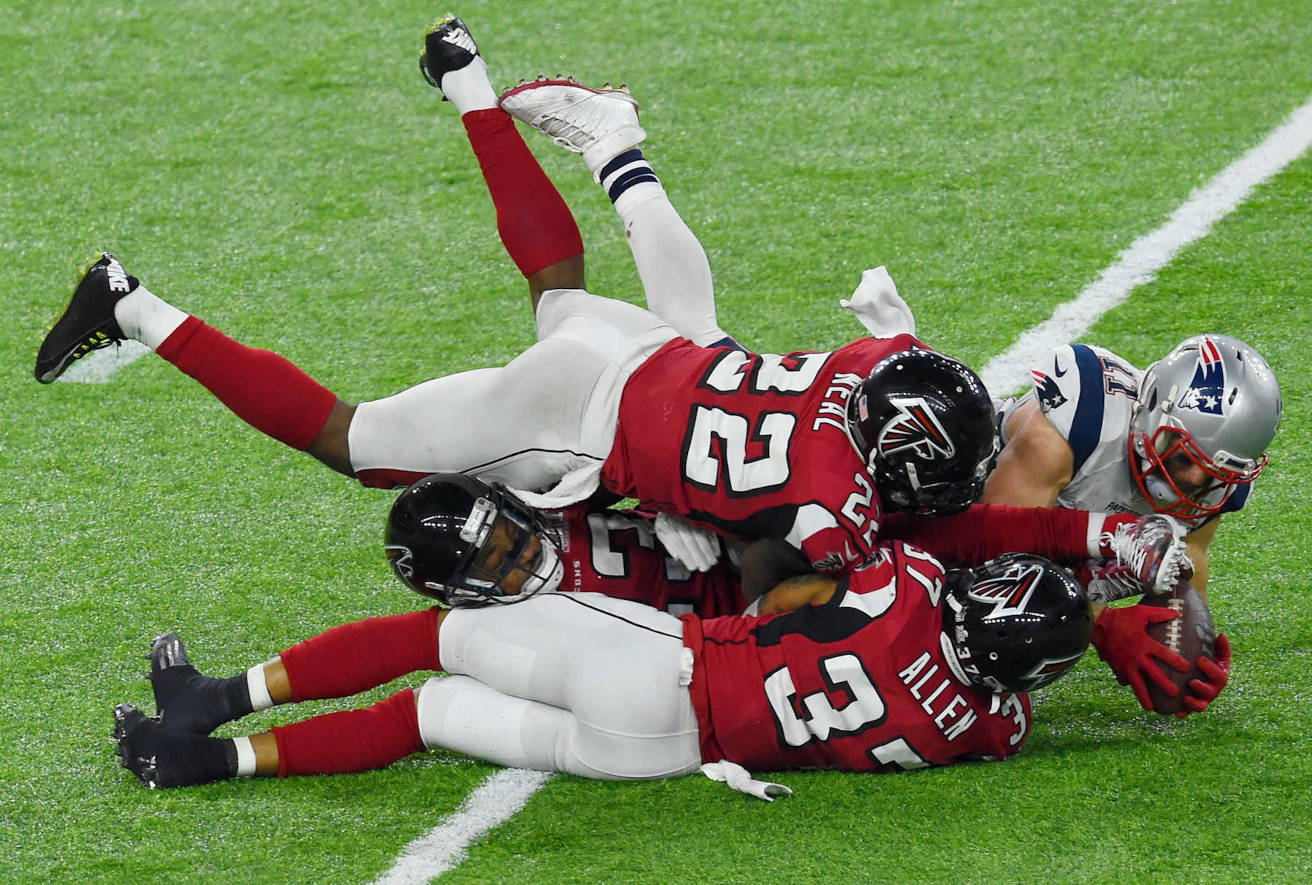 New England's Julian Edelman (far right) New England's Julian Edelman (far right)