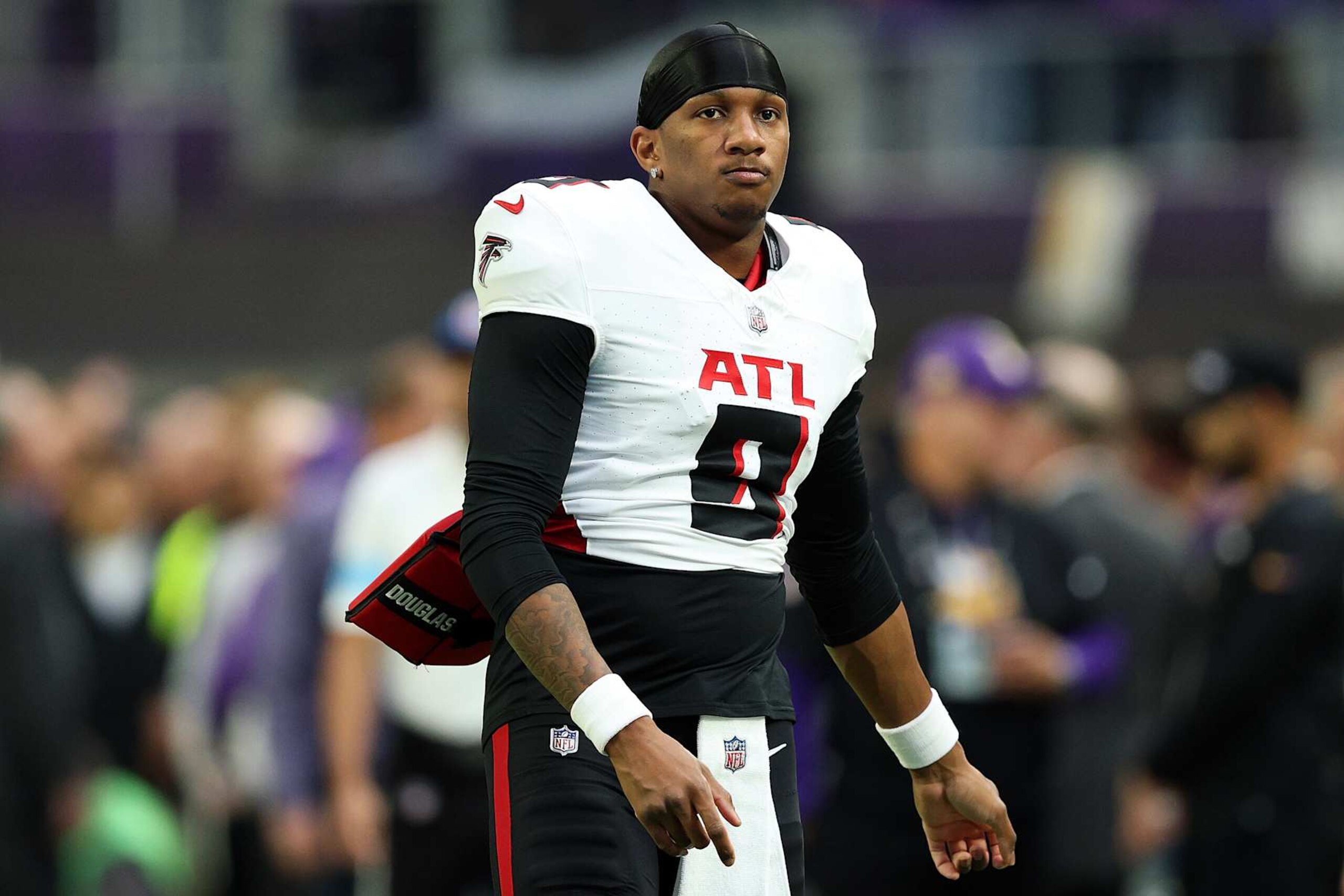 MINNEAPOLIS, MINNESOTA - DECEMBER 08: Michael Penix Jr. #9 of the Atlanta Falcons looks on prior to the start of the game against the Minnesota Vikings at U.S. Bank Stadium on December 08, 2024 in Minneapolis, Minnesota. The Vikings defeated the Falcons 42-21. (Photo by David Berding/Getty Images) MINNEAPOLIS, MINNESOTA - DECEMBER 08: Michael Penix Jr. #9 of the Atlanta Falcons looks on prior to the start of the game against the Minnesota Vikings at U.S. Bank Stadium on December 08, 2024 in Minneapolis, Minnesota. The Vikings defeated the Falcons 42-21. (Photo by David Berding/Getty Images)