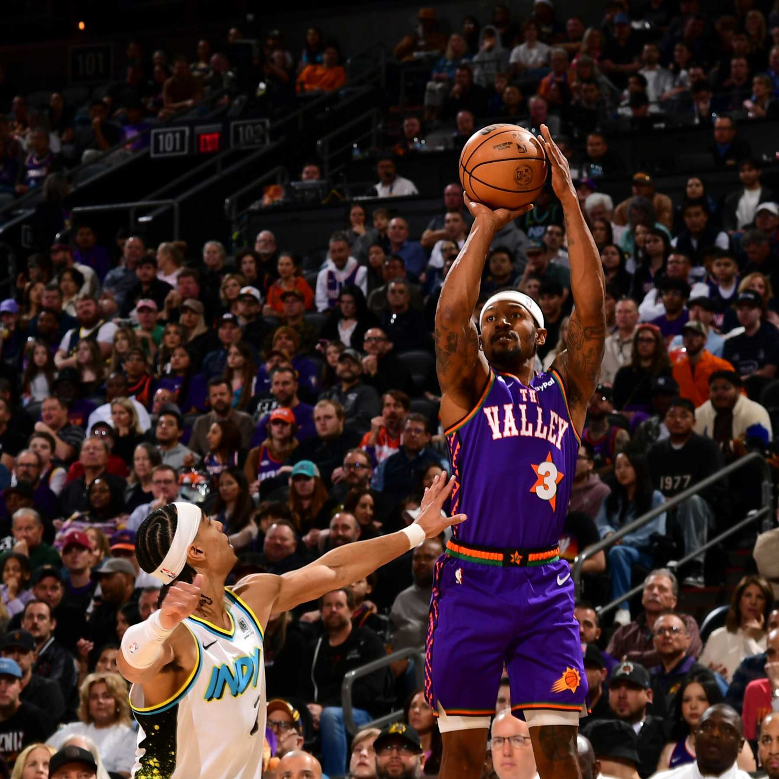 PHOENIX, AZ - DECEMBER 19:  Bradley Beal #3 of the Phoenix Suns shoots the ball during the game against the Indiana Pacers during a regular season game on December 19, 2024 at Footprint Center in Phoenix, Arizona. NOTE TO USER: User expressly acknowledges and agrees that, by downloading and or using this photograph, user is consenting to the terms and conditions of the Getty Images License Agreement. Mandatory Copyright Notice: Copyright 2024 NBAE (Photo by Kate Frese/NBAE via Getty Images)