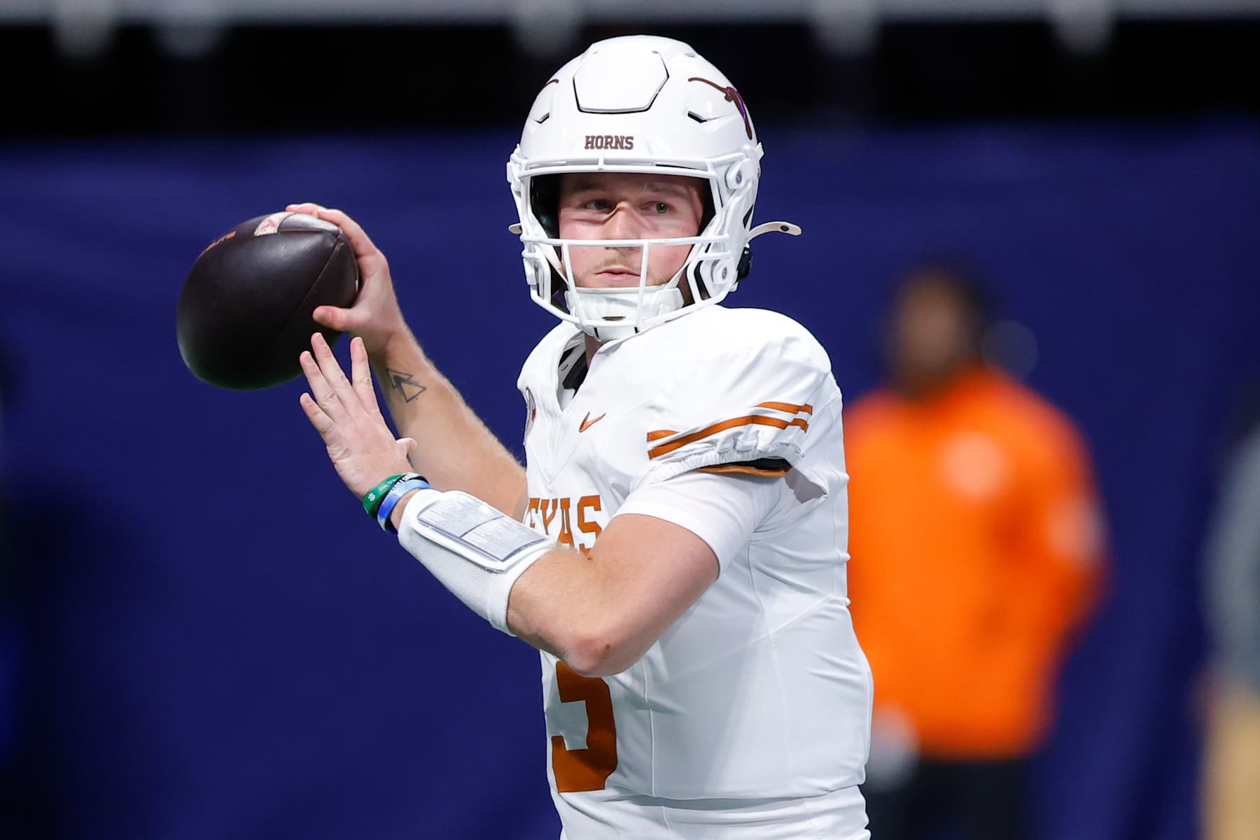 ATLANTA, GEORGIA - DECEMBER 7: Quinn Ewers #3 of the Texas Longhorns passes during the first quarter against the Georgia Bulldogs in the 2024 SEC Championship at Mercedes-Benz Stadium on December 7, 2024 in Atlanta, Georgia. (Photo by Todd Kirkland/Getty Images)
