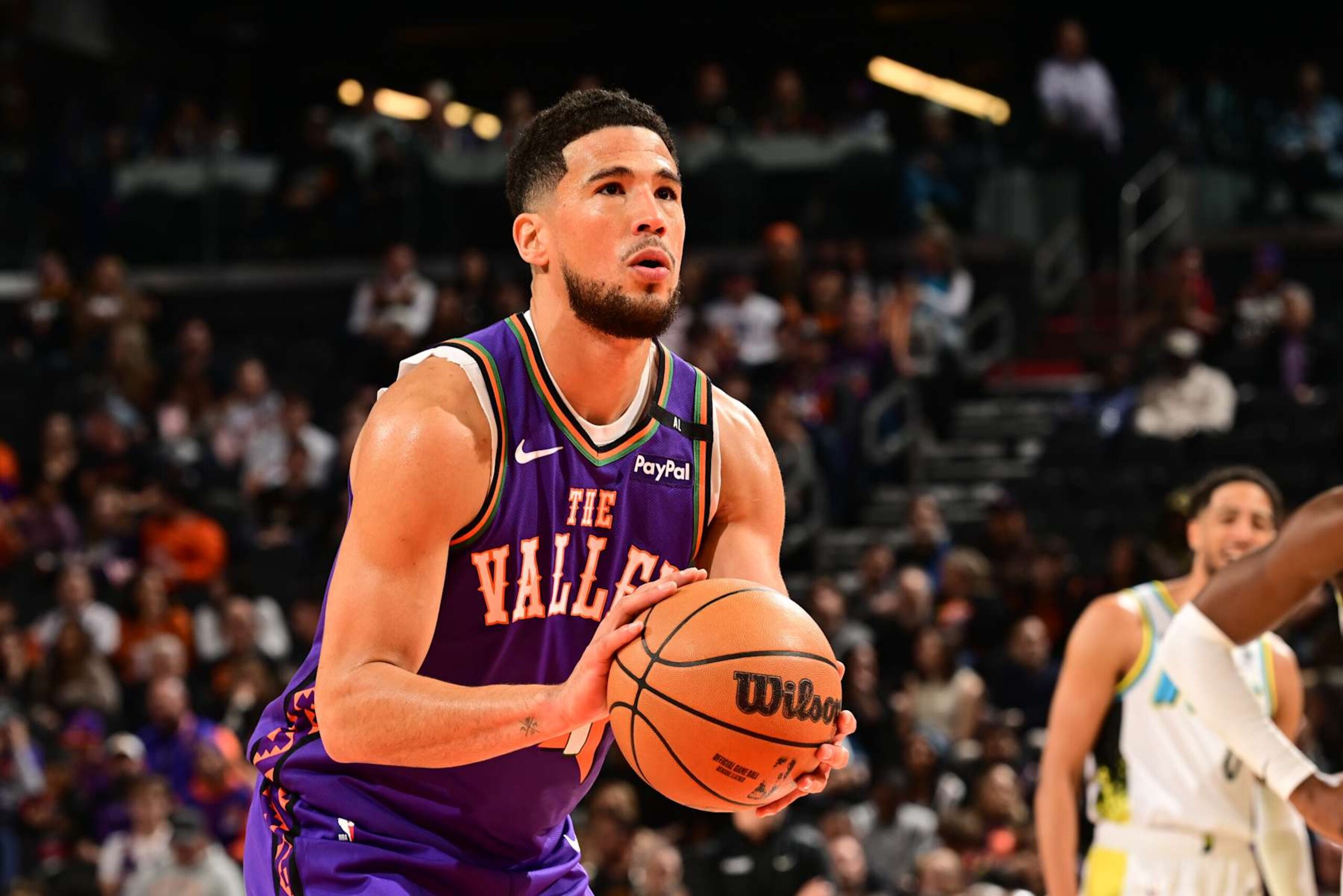 PHOENIX, AZ - DECEMBER 19:  Devin Booker #1 of the Phoenix Suns shoots the ball during the game against the Indiana Pacers during a regular season game on December 19, 2024 at Footprint Center in Phoenix, Arizona. NOTE TO USER: User expressly acknowledges and agrees that, by downloading and or using this photograph, user is consenting to the terms and conditions of the Getty Images License Agreement. Mandatory Copyright Notice: Copyright 2024 NBAE (Photo by Kate Frese/NBAE via Getty Images)