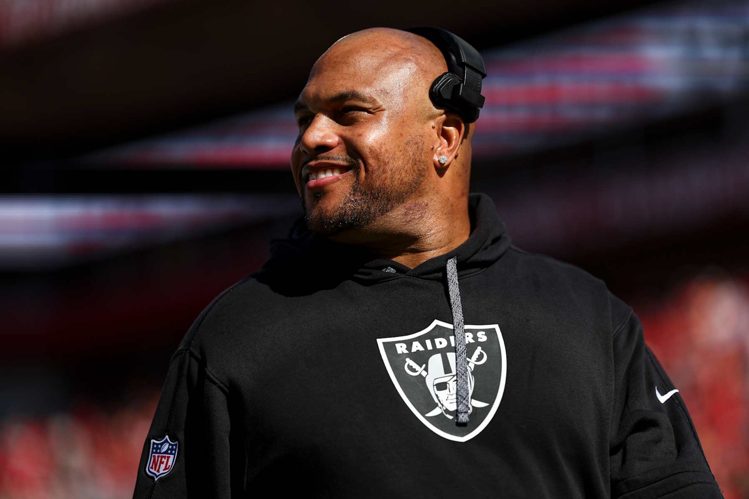 Raiders HC Antonio Pierce