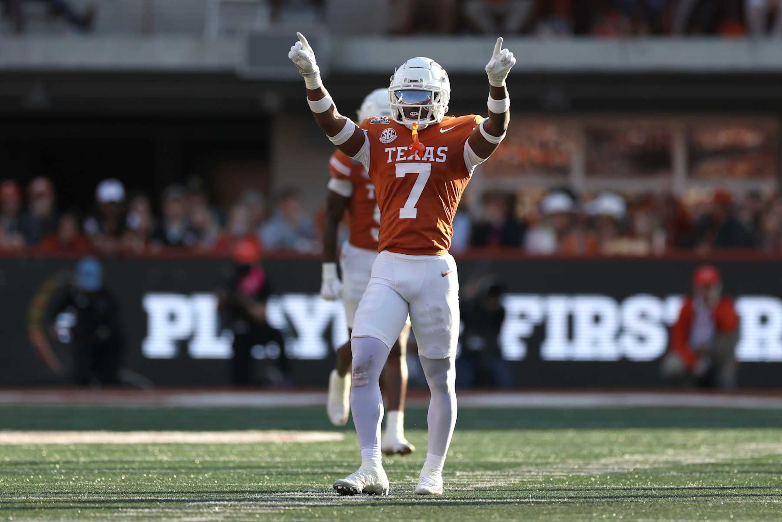 AUSTIN, TEXAS - DECEMBER 21: Jahdae Barron #7 of the Texas Longhorns reacts after breaking up a pass during the second quarter against the Clemson Tigers in the Playoff First Round Game at Darrell K Royal-Texas Memorial Stadium on December 21, 2024 in Austin, Texas. (Photo by Tim Warner/Getty Images) AUSTIN, TEXAS - DECEMBER 21: Jahdae Barron #7 of the Texas Longhorns reacts after breaking up a pass during the second quarter against the Clemson Tigers in the Playoff First Round Game at Darrell K Royal-Texas Memorial Stadium on December 21, 2024 in Austin, Texas. (Photo by Tim Warner/Getty Images)