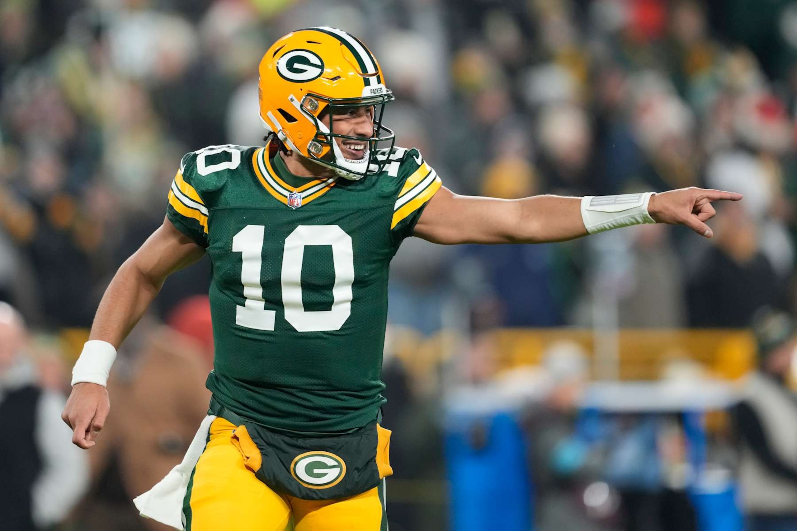GREEN BAY, WISCONSIN - DECEMBER 23: Jordan Love #10 of the Green Bay Packers warms up before the game against the New Orleans Saints at Lambeau Field on December 23, 2024 in Green Bay, Wisconsin. (Photo by Patrick McDermott/Getty Images) GREEN BAY, WISCONSIN - DECEMBER 23: Jordan Love #10 of the Green Bay Packers warms up before the game against the New Orleans Saints at Lambeau Field on December 23, 2024 in Green Bay, Wisconsin. (Photo by Patrick McDermott/Getty Images)