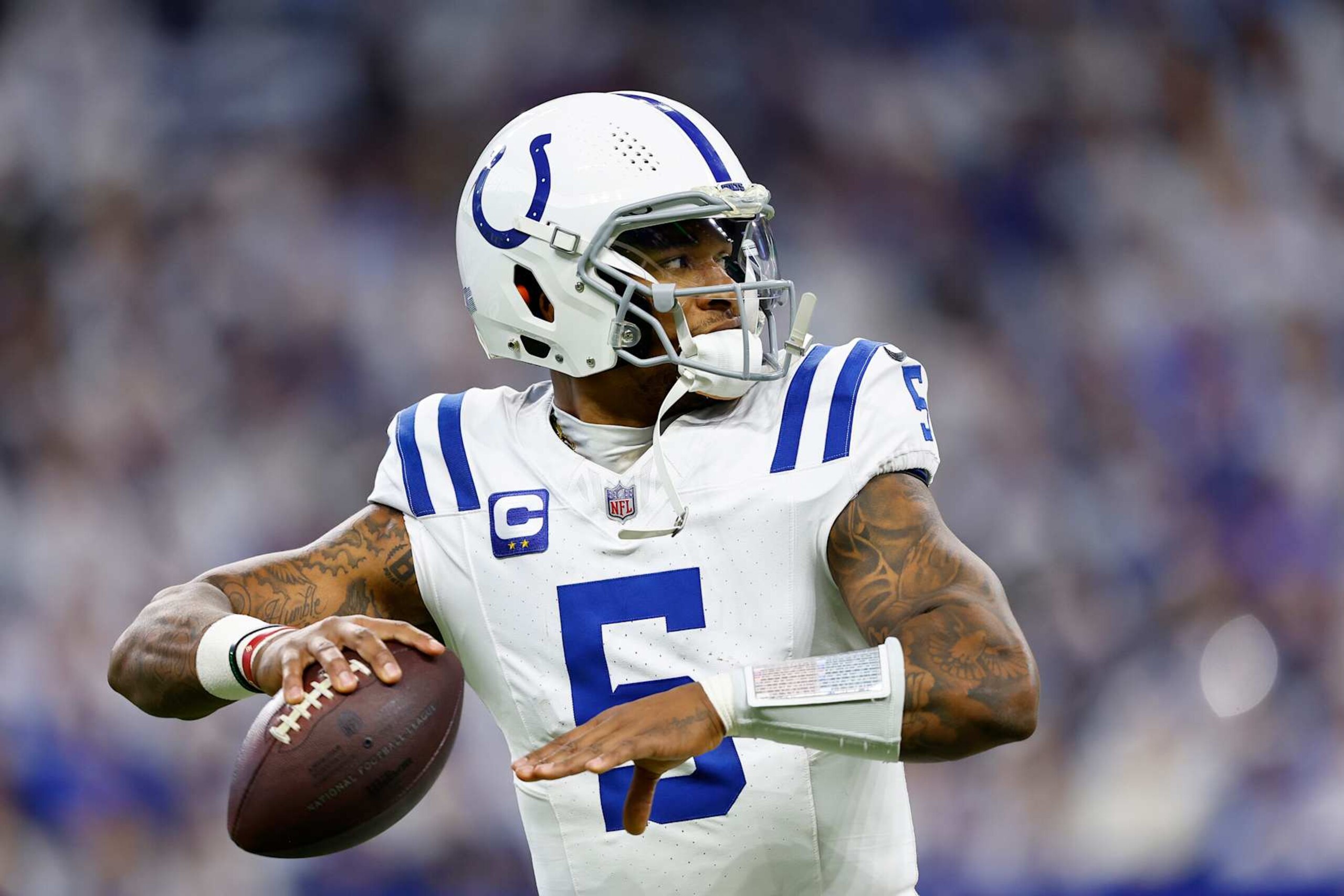 INDIANAPOLIS, IN - DECEMBER 22: Indianapolis Colts quarterback Anthony Richardson (5) during a NFL game between the Tennessee Titans and the Indianapolis Colts on December 22, 2024 at Lucas Oil Stadium in Indianapolis, IN.  (Photo by Jeffrey Brown/Icon Sportswire via Getty Images)