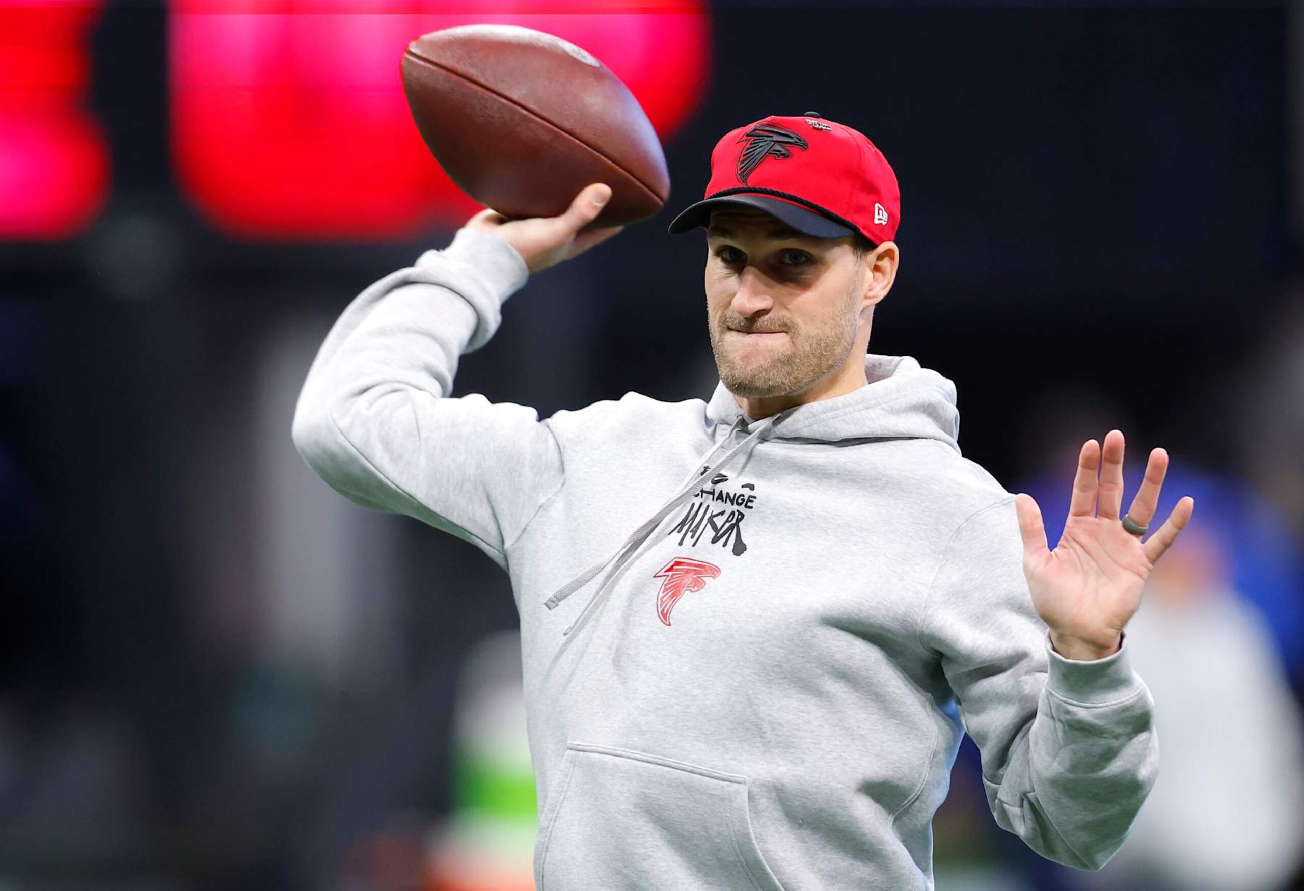 ATLANTA, GEORGIA - DECEMBER 22: Kirk Cousins #18 of the Atlanta Falcons throws the ball during warmups before the game against the New York Giants at Mercedes-Benz Stadium on December 22, 2024 in Atlanta, Georgia. (Photo by Todd Kirkland/Getty Images)