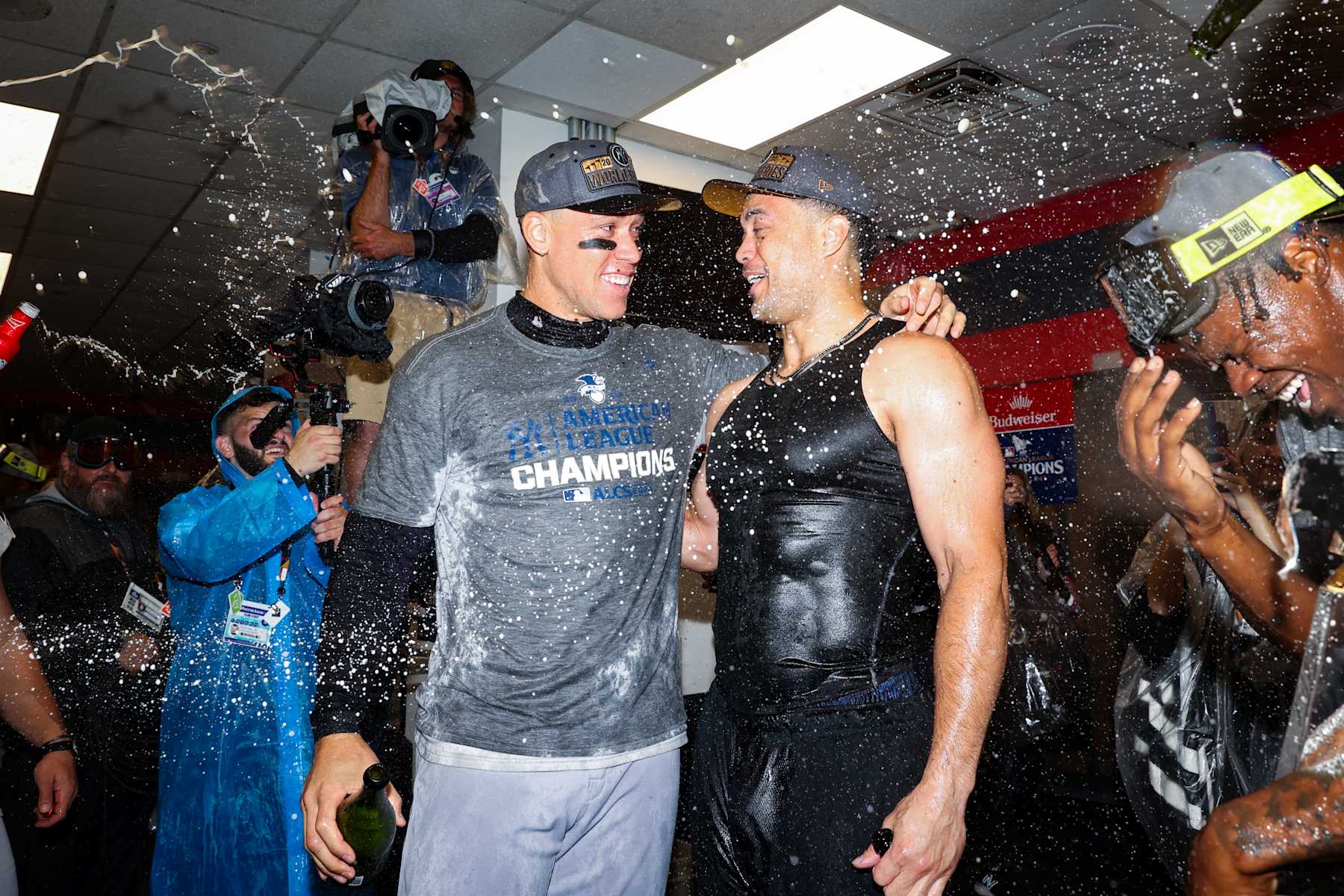 Aaron Judge (L) and Giancarlo Stanton (R)