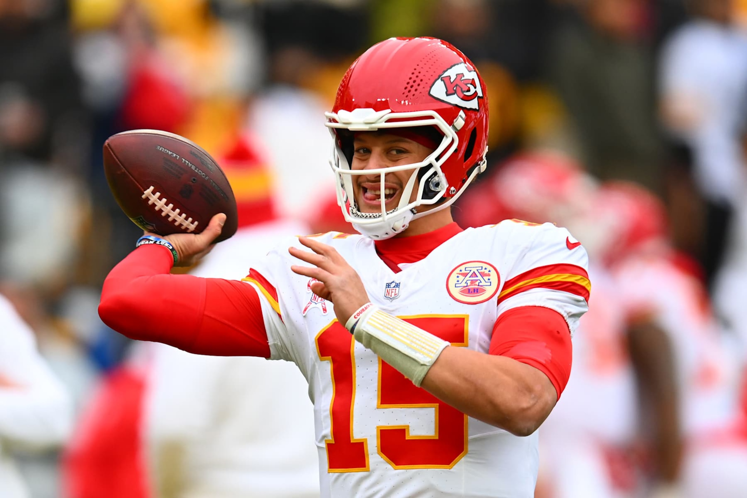PITTSBURGH, PENNSYLVANIA - DECEMBER 25: Patrick Mahomes #15 of the Kansas City Chiefs warms up prior to the game against the Pittsburgh Steelers at Acrisure Stadium on December 25, 2024 in Pittsburgh, Pennsylvania. (Photo by Joe Sargent/Getty Images)