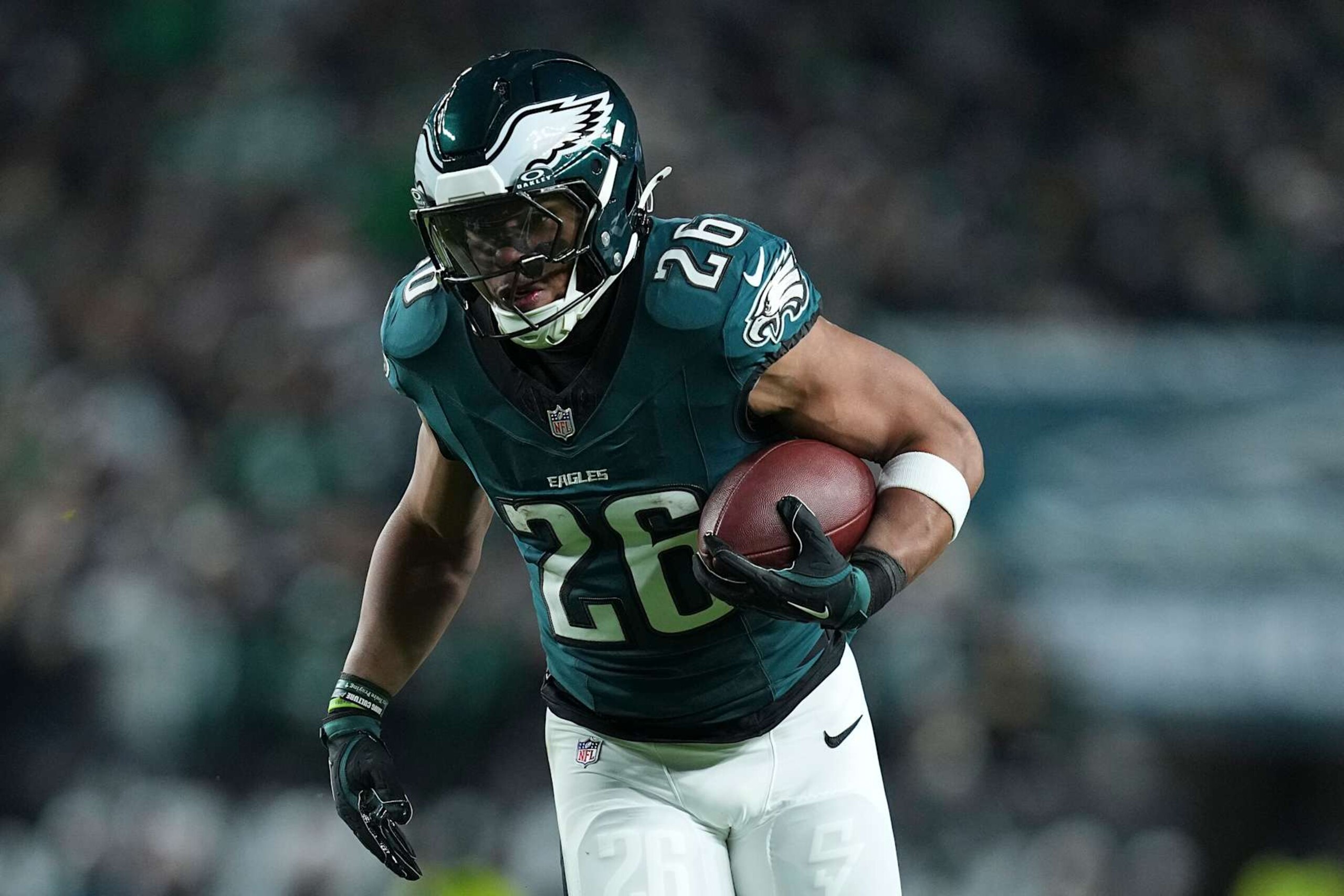 PHILADELPHIA, PENNSYLVANIA - DECEMBER 15: Saquon Barkley #26 of the Philadelphia Eagles runs with the ball against the Pittsburgh Steelers and Philadelphia Eagles at Lincoln Financial Field on December 15, 2024 in Philadelphia, Pennsylvania. (Photo by Mitchell Leff/Getty Images)
