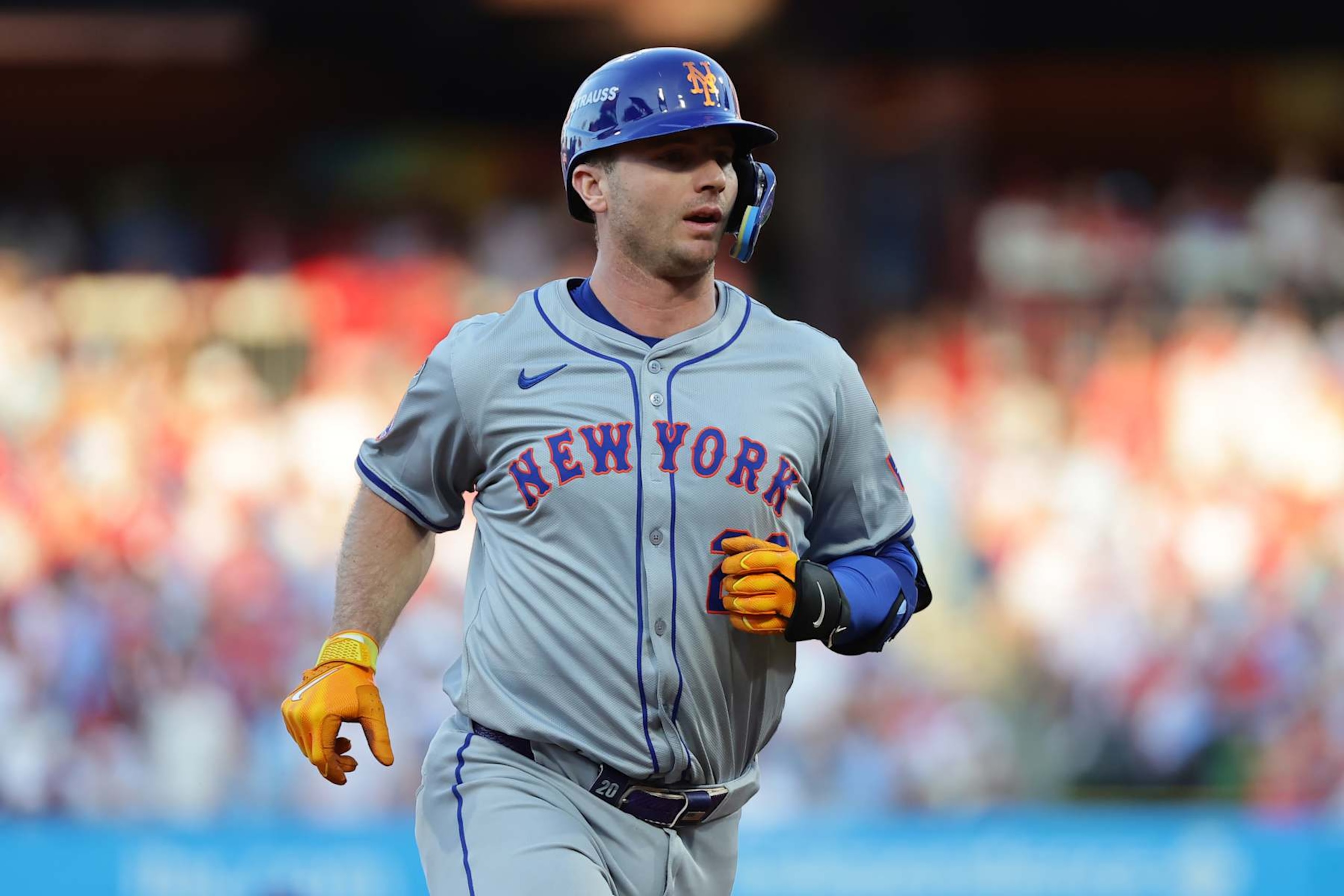 PHILADELPHIA, PENNSYLVANIA - OCTOBER 06: Pete Alonso #20 of the New York Mets runs the bases after hitting a solo home run during the sixth inning against the Philadelphia Phillies in Game Two of the Division Series at Citizens Bank Park on October 06, 2024 in Philadelphia, Pennsylvania. (Photo by Hunter Martin/Getty Images)