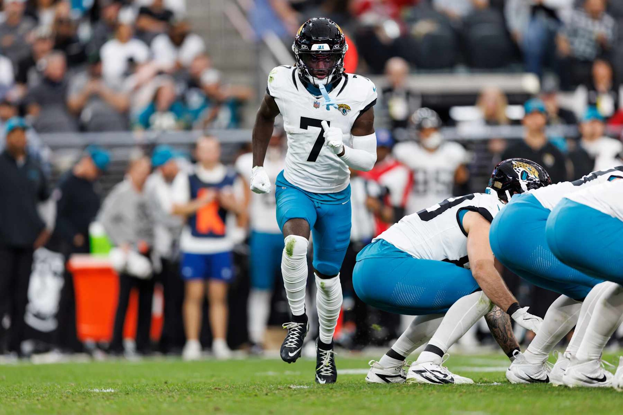 LAS VEGAS, NEVADA - DECEMBER 22: Wide receiver Brian Thomas Jr. #7 of the Jacksonville Jaguars gets set during an NFL football game against the Las Vegas Raiders, at Allegiant Stadium on December 22, 2024 in Las Vegas, Nevada. (Photo by Brooke Sutton/Getty Images) LAS VEGAS, NEVADA - DECEMBER 22: Wide receiver Brian Thomas Jr. #7 of the Jacksonville Jaguars gets set during an NFL football game against the Las Vegas Raiders, at Allegiant Stadium on December 22, 2024 in Las Vegas, Nevada. (Photo by Brooke Sutton/Getty Images)