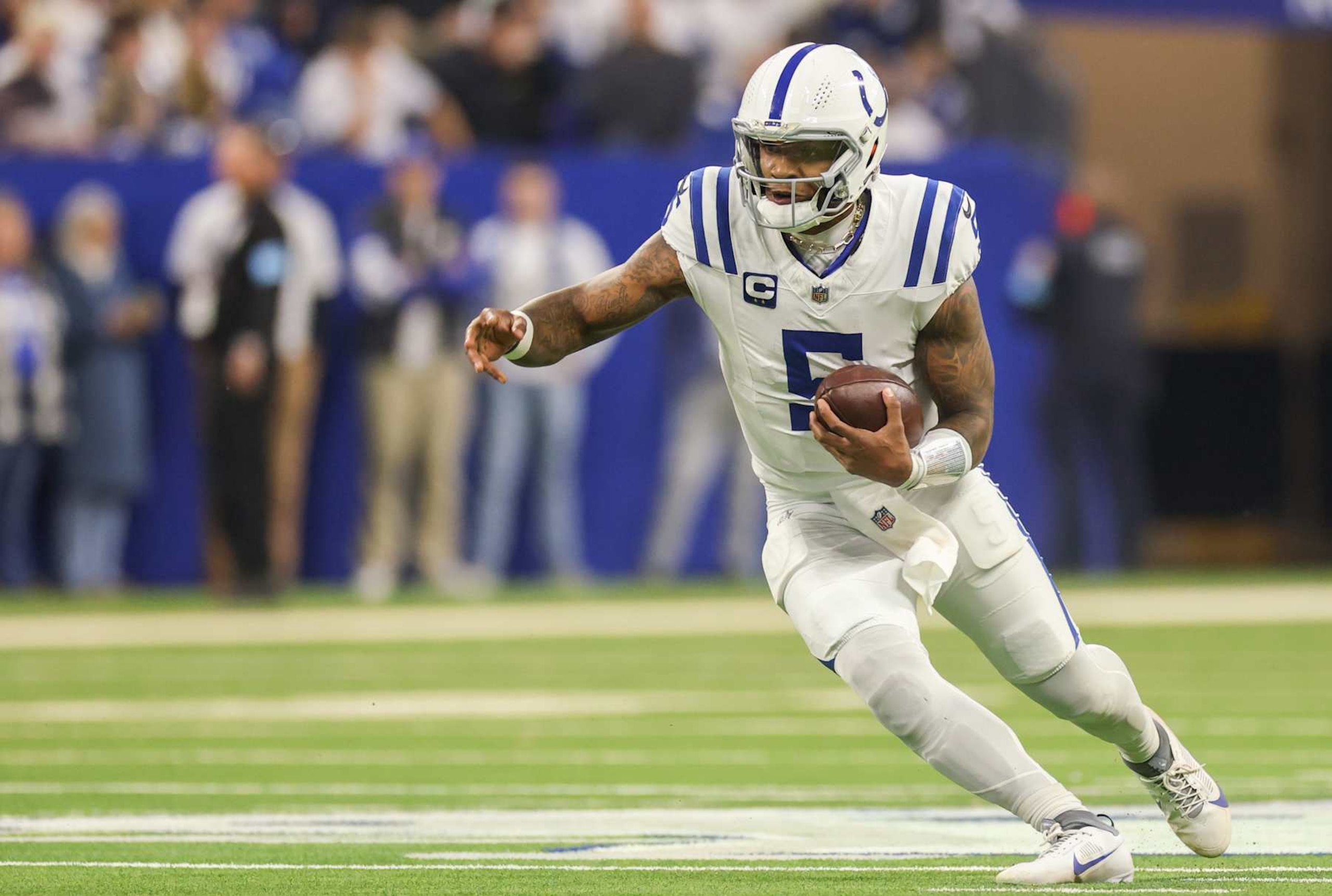 INDIANAPOLIS, INDIANA - DECEMBER 22: Anthony Richardson #5 of the Indianapolis Colts runs for a touchdown against the Tennessee Titans in the second quarter at Lucas Oil Stadium on December 22, 2024 in Indianapolis, Indiana. (Photo by Andy Lyons/Getty Images)