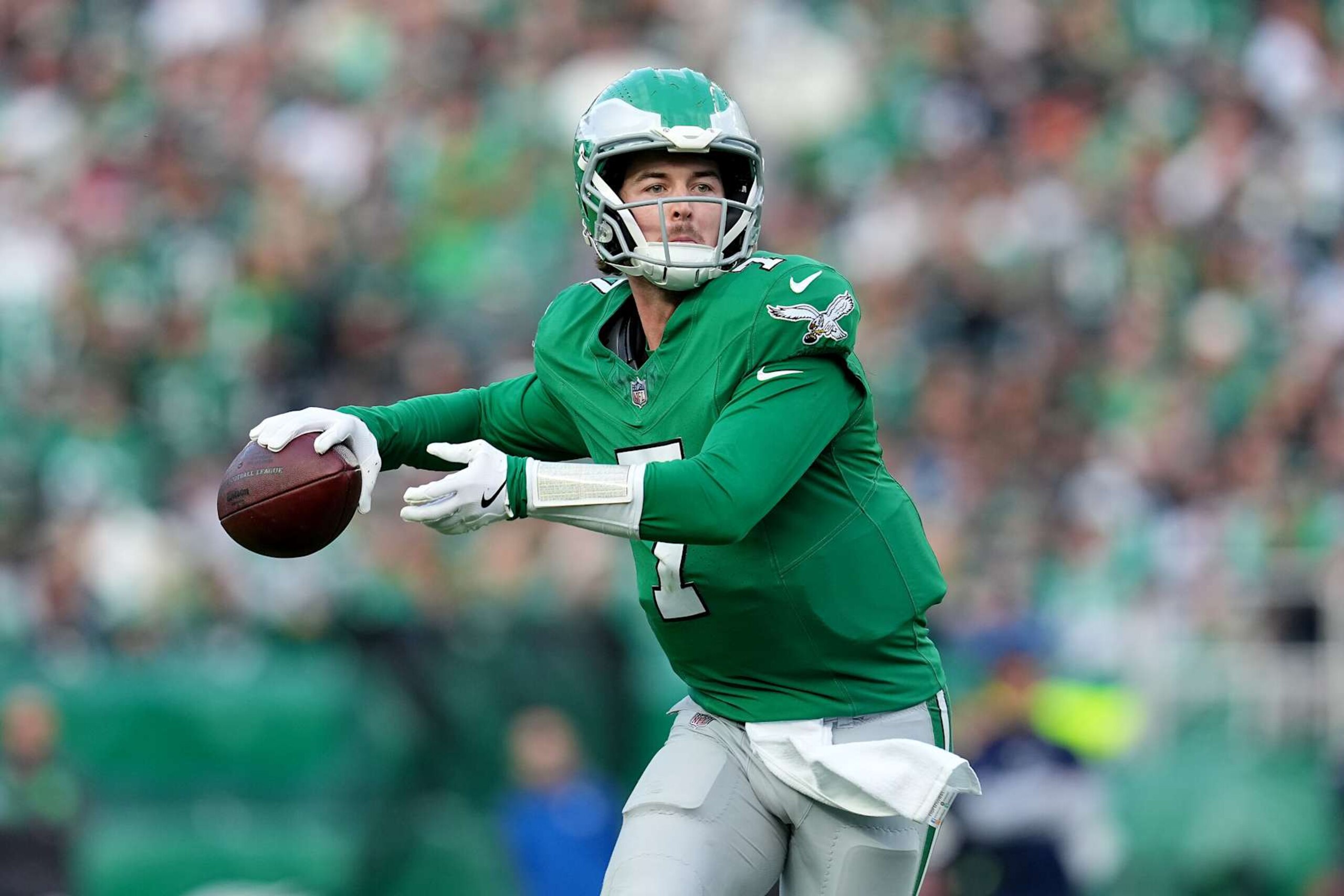 PHILADELPHIA, PENNSYLVANIA - DECEMBER 29: Kenny Pickett #7 of the Philadelphia Eagles throws a pass against the Dallas Cowboys during the third quarter at Lincoln Financial Field on December 29, 2024 in Philadelphia, Pennsylvania. (Photo by Mitchell Leff/Getty Images)