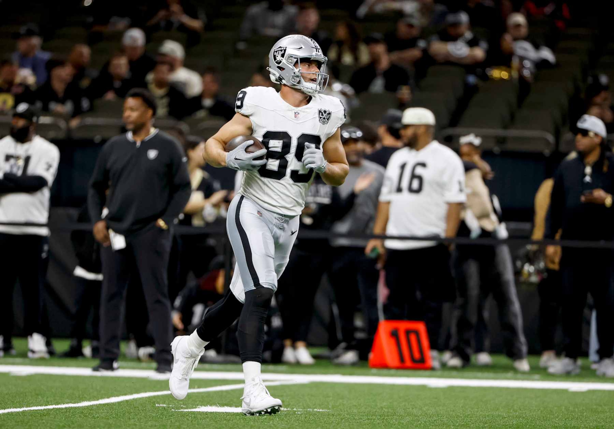 Raiders TE Brock Bowers
