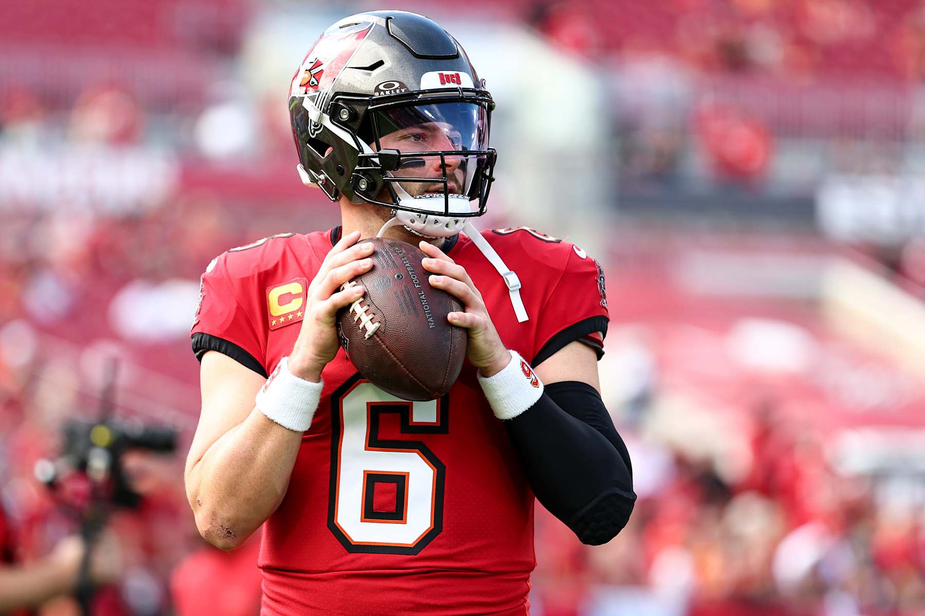TAMPA, FLORIDA - DECEMBER 29: Baker Mayfield #6 of the Tampa Bay Buccaneers warms up prior to an NFL football game against the Carolina Panthers at Raymond James Stadium on December 29, 2024 in Tampa, Florida. (Photo by Kevin Sabitus/Getty Images)