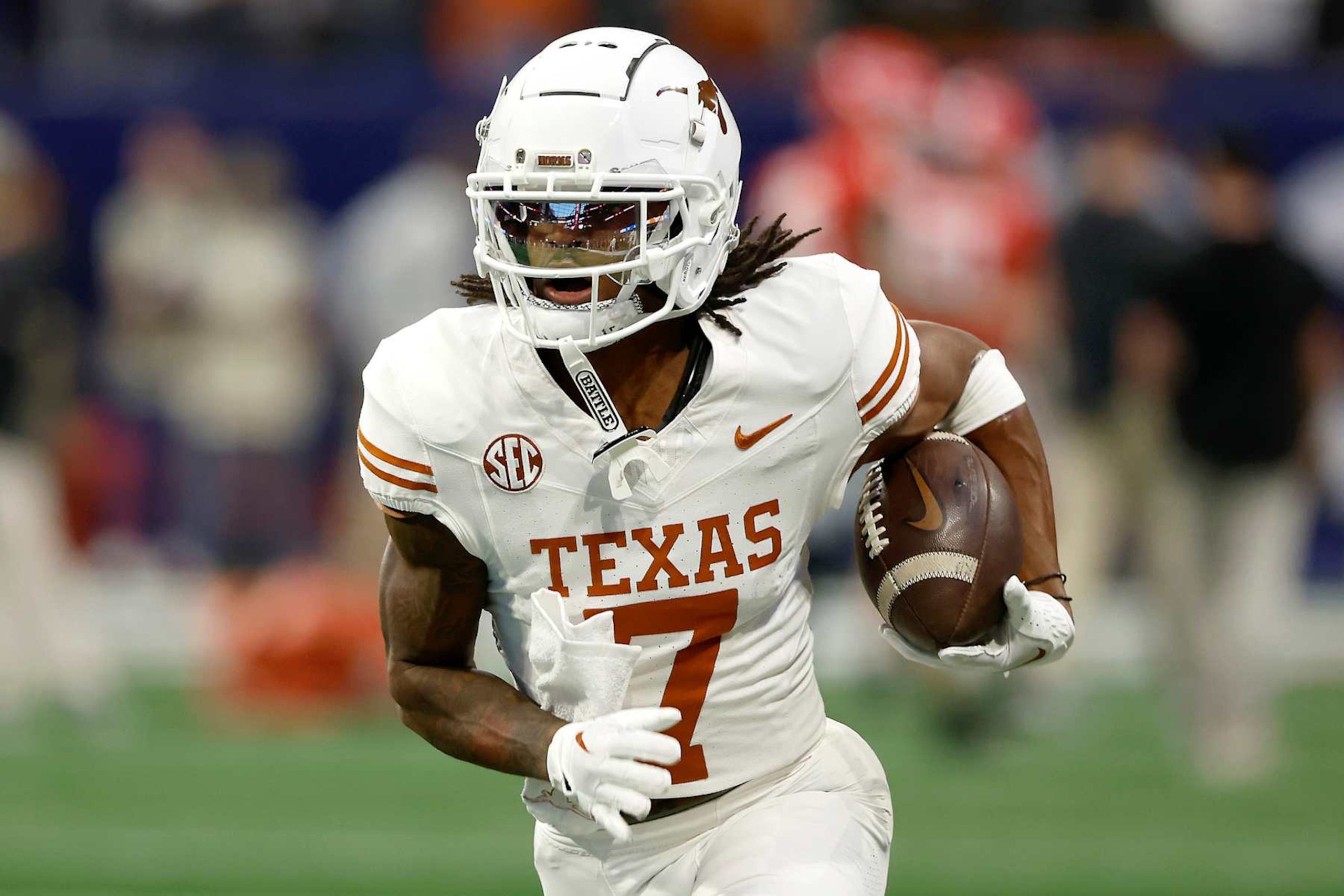 Texas' Isaiah Bond