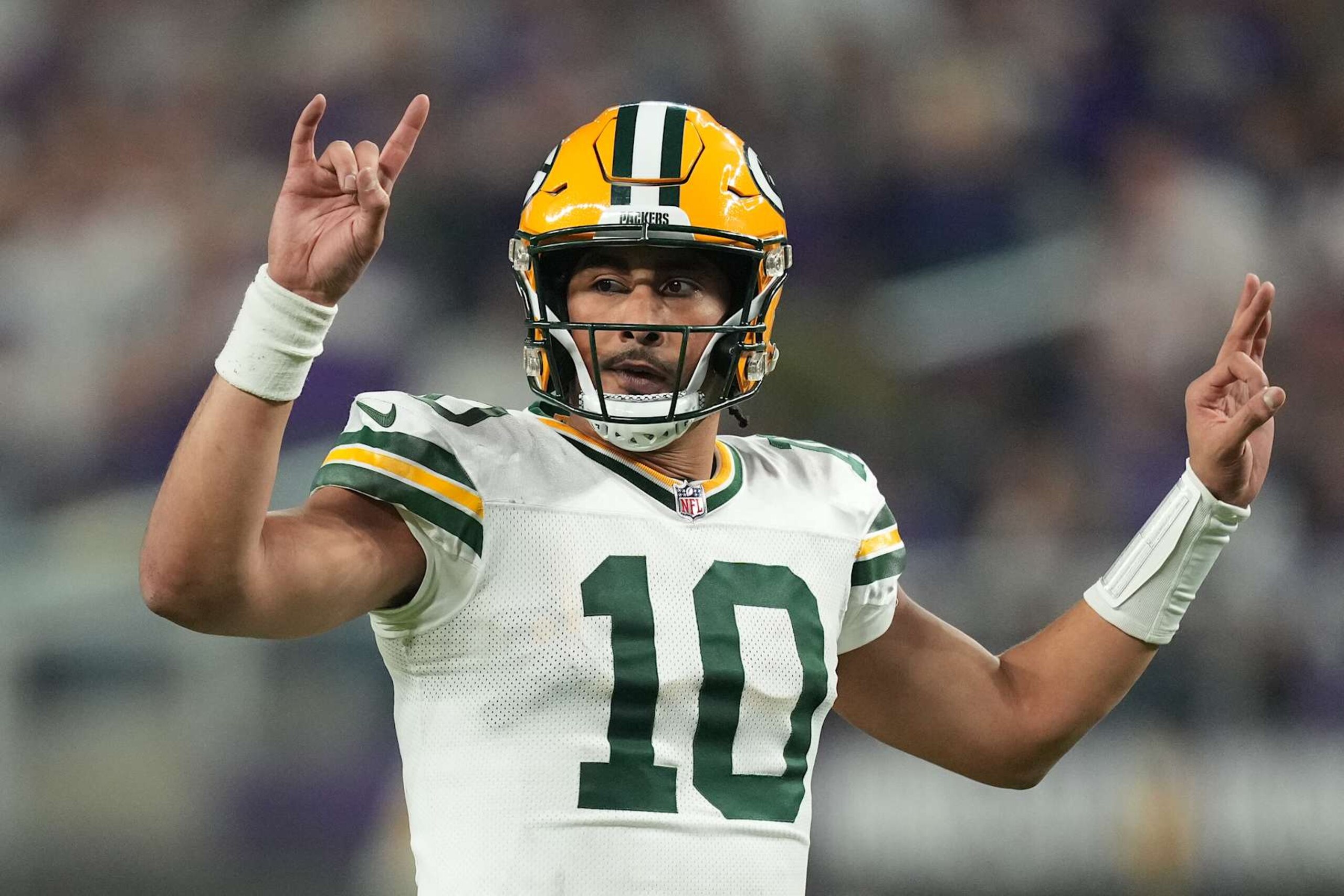 MINNEAPOLIS, MINNESOTA - DECEMBER 29: Jordan Love #10 of the Green Bay Packers looks on during the fourth quarter against the Minnesota Vikings at U.S. Bank Stadium on December 29, 2024 in Minneapolis, Minnesota. (Photo by Brace Hemmelgarn/Getty Images)