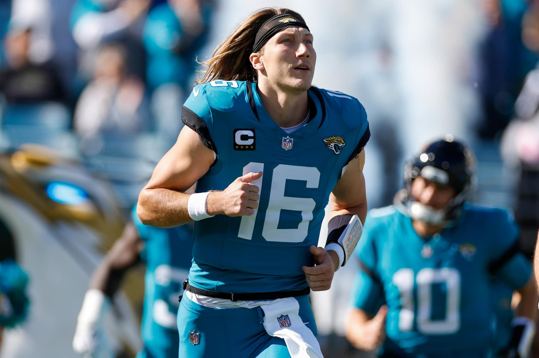 JACKSONVILLE, FL - DECEMBER 01: Jacksonville Jaguars quarterback Trevor Lawrence (16) runs out on the field before the game between the Jacksonville Jaguars and the Houston Texans on December 1, 2024 at EverBank Stadium in Jacksonville, Fl. (Photo by David Rosenblum/Icon Sportswire via Getty Images)