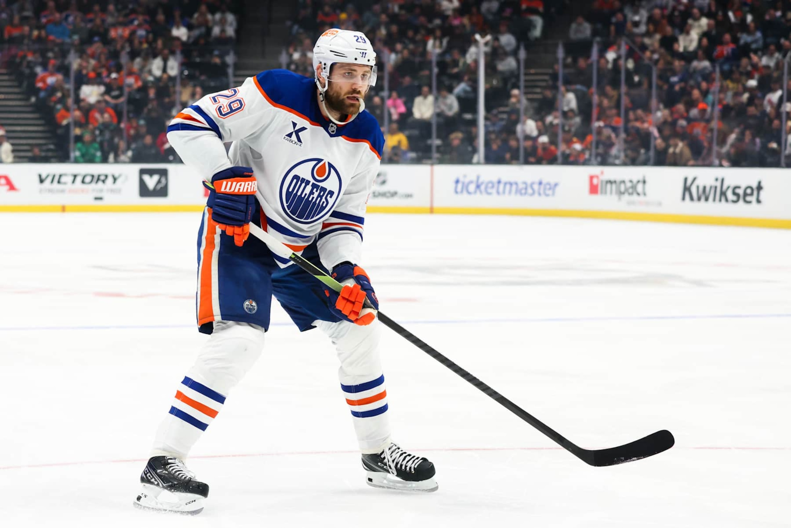 ANAHEIM, CA - DECEMBER 29:  Leon Draisaitl #29 of the Edmonton Oilers skates during the game against the Anaheim Ducks on December 29, 2024 at Honda Center in Anaheim, California. (Photo by Debora Robinson/NHLI via Getty Images)