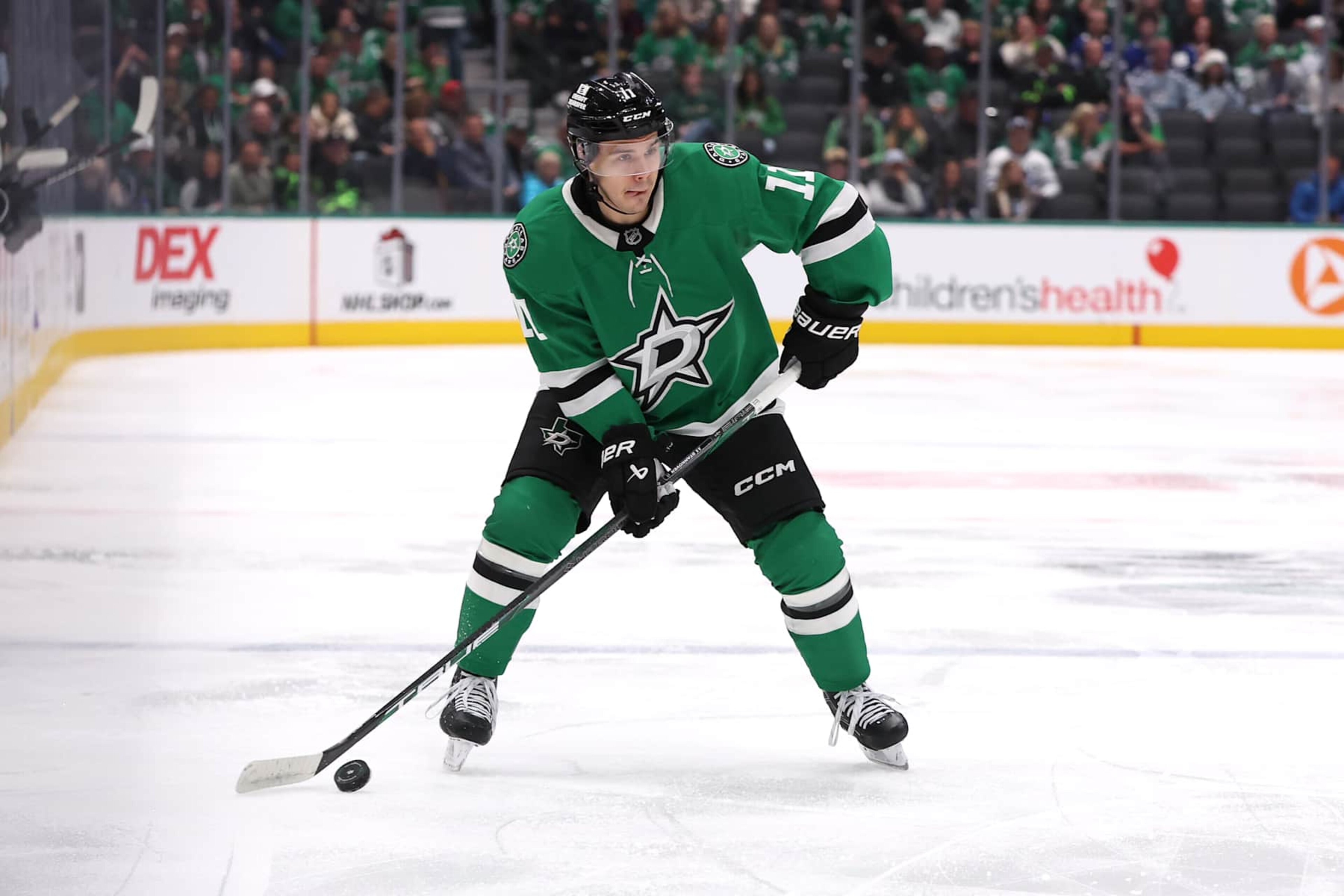 DALLAS, TEXAS - DECEMBER 18: Logan Stankoven #11 of the Dallas Stars skates with the puck during the first period against the Toronto Maple Leafs at American Airlines Center on December 18, 2024 in Dallas, Texas. (Photo by Sam Hodde/Getty Images) DALLAS, TEXAS - DECEMBER 18: Logan Stankoven #11 of the Dallas Stars skates with the puck during the first period against the Toronto Maple Leafs at American Airlines Center on December 18, 2024 in Dallas, Texas. (Photo by Sam Hodde/Getty Images)