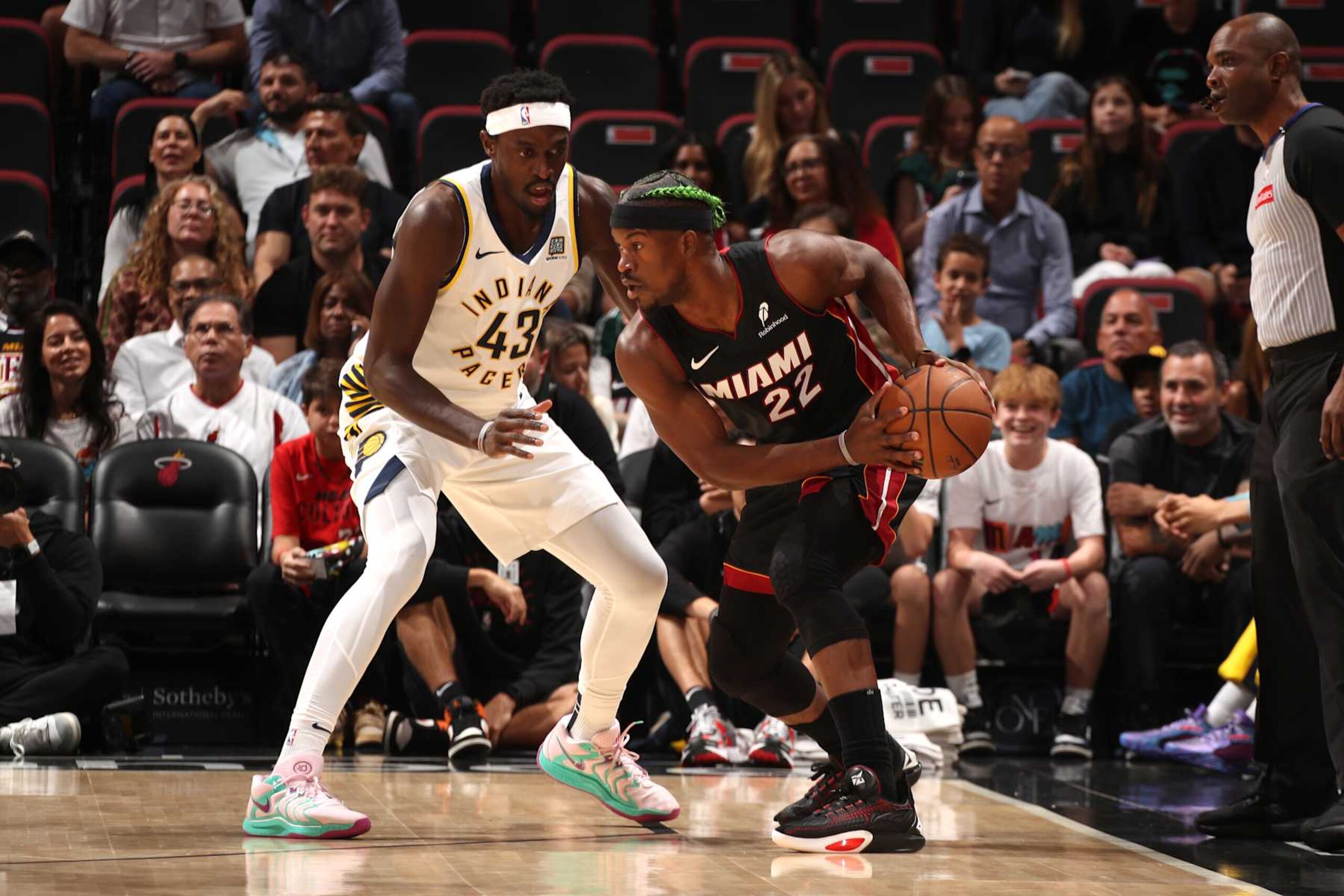 MIAMI, FL - JANUARY 2: Jimmy Butler #22 of the Miami Heat handles the ball during the game against the Indiana Pacers on January 2, 2025 at Kaseya Center in Miami, Florida. NOTE TO USER: User expressly acknowledges and agrees that, by downloading and or using this Photograph, user is consenting to the terms and conditions of the Getty Images License Agreement. Mandatory Copyright Notice: Copyright 2025 NBAE (Photo by Issac Baldizon/NBAE via Getty Images) MIAMI, FL - JANUARY 2: Jimmy Butler #22 of the Miami Heat handles the ball during the game against the Indiana Pacers on January 2, 2025 at Kaseya Center in Miami, Florida. NOTE TO USER: User expressly acknowledges and agrees that, by downloading and or using this Photograph, user is consenting to the terms and conditions of the Getty Images License Agreement. Mandatory Copyright Notice: Copyright 2025 NBAE (Photo by Issac Baldizon/NBAE via Getty Images)