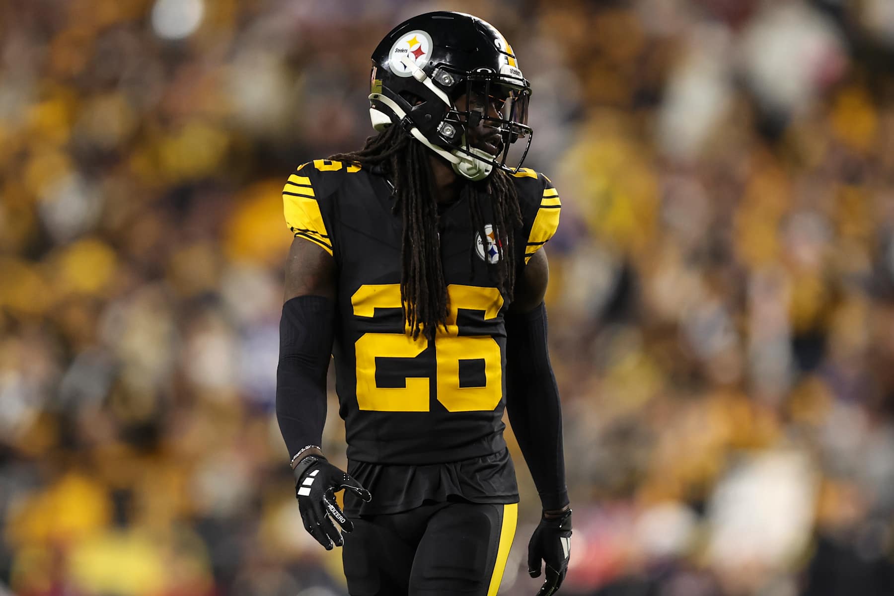 PITTSBURGH, PENNSYLVANIA - OCTOBER 28: Donte Jackson #26 of the Pittsburgh Steelers lines up before the snap during an NFL football game against the New York Giants at Acrisure Stadium on October 28, 2024 in Pittsburgh, Pennsylvania. (Photo by Perry Knotts/Getty Images)