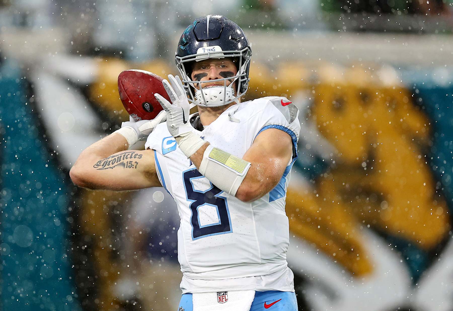 JACKSONVILLE, FLORIDA - DECEMBER 29: Will Levis #8 of the Tennessee Titans warms up before the game against the Jacksonville Jaguars at EverBank Stadium on December 29, 2024 in Jacksonville, Florida. (Photo by Mike Carlson/Getty Images)