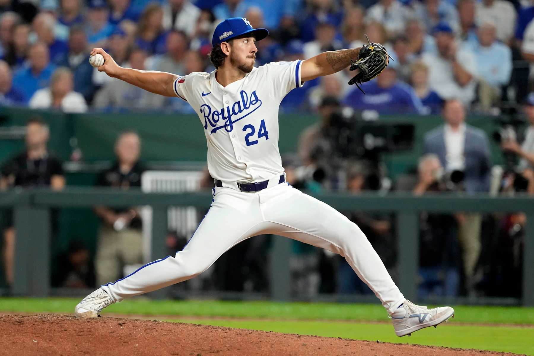 KANSAS CITY, MISSOURI - OCTOBER 09: Michael Lorenzen #24 of the Kansas City Royals pitches in the ninth inning against the New York Yankees during Game Three of the Division Series at Kauffman Stadium on October 09, 2024 in Kansas City, Missouri. (Photo by Ed Zurga/Getty Images)