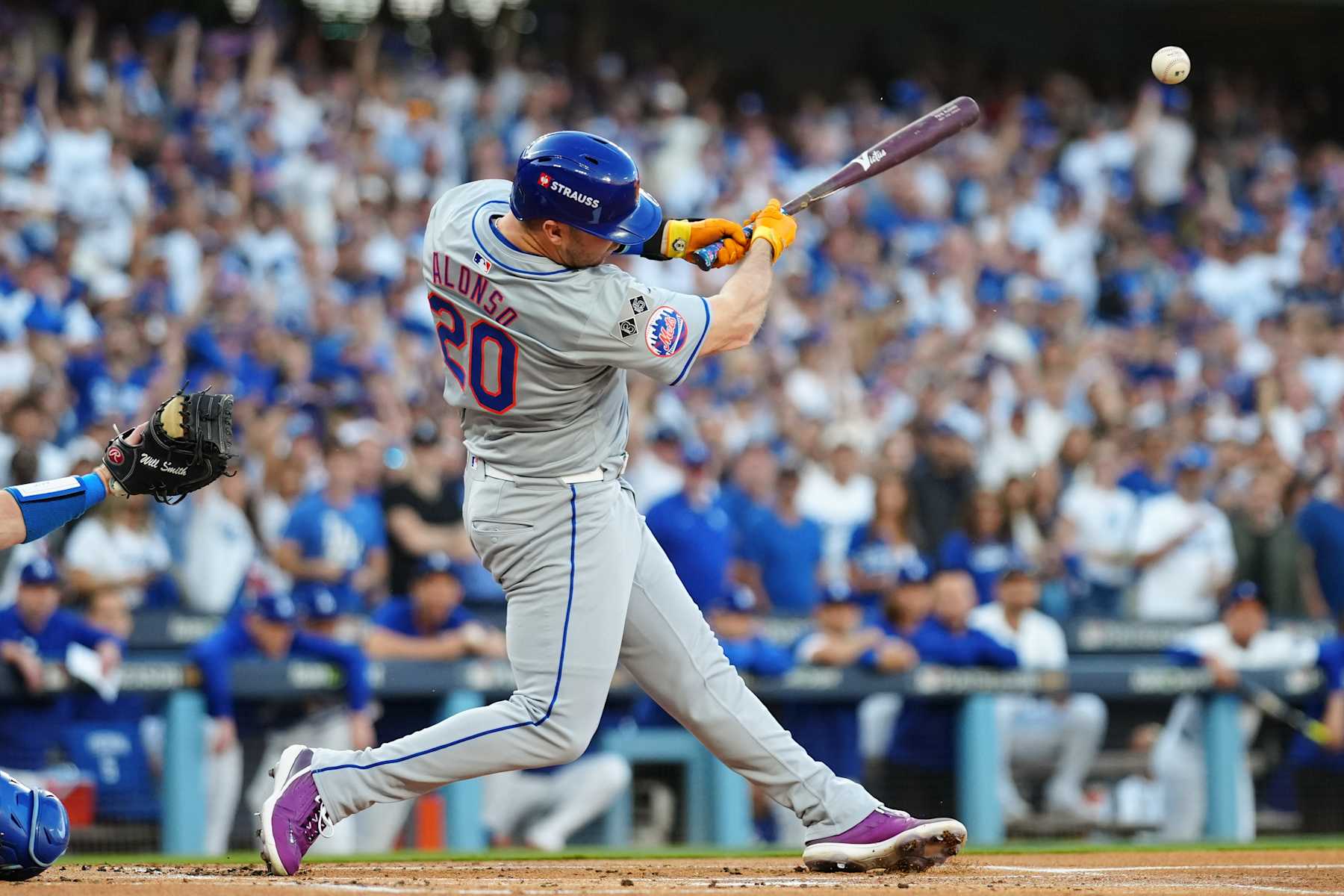 LOS ANGELES, CA - OCTOBER 20: Pete Alonso #20 of the New York Mets hits a one RBI single in the first inning during Game 6 of the NLCS presented by loanDepot between the New York Mets and the Los Angeles Dodgers at Dodger Stadium on Sunday, October 20, 2024 in Los Angeles, California. (Photo by Daniel Shirey/MLB Photos via Getty Images) LOS ANGELES, CA - OCTOBER 20: Pete Alonso #20 of the New York Mets hits a one RBI single in the first inning during Game 6 of the NLCS presented by loanDepot between the New York Mets and the Los Angeles Dodgers at Dodger Stadium on Sunday, October 20, 2024 in Los Angeles, California. (Photo by Daniel Shirey/MLB Photos via Getty Images)