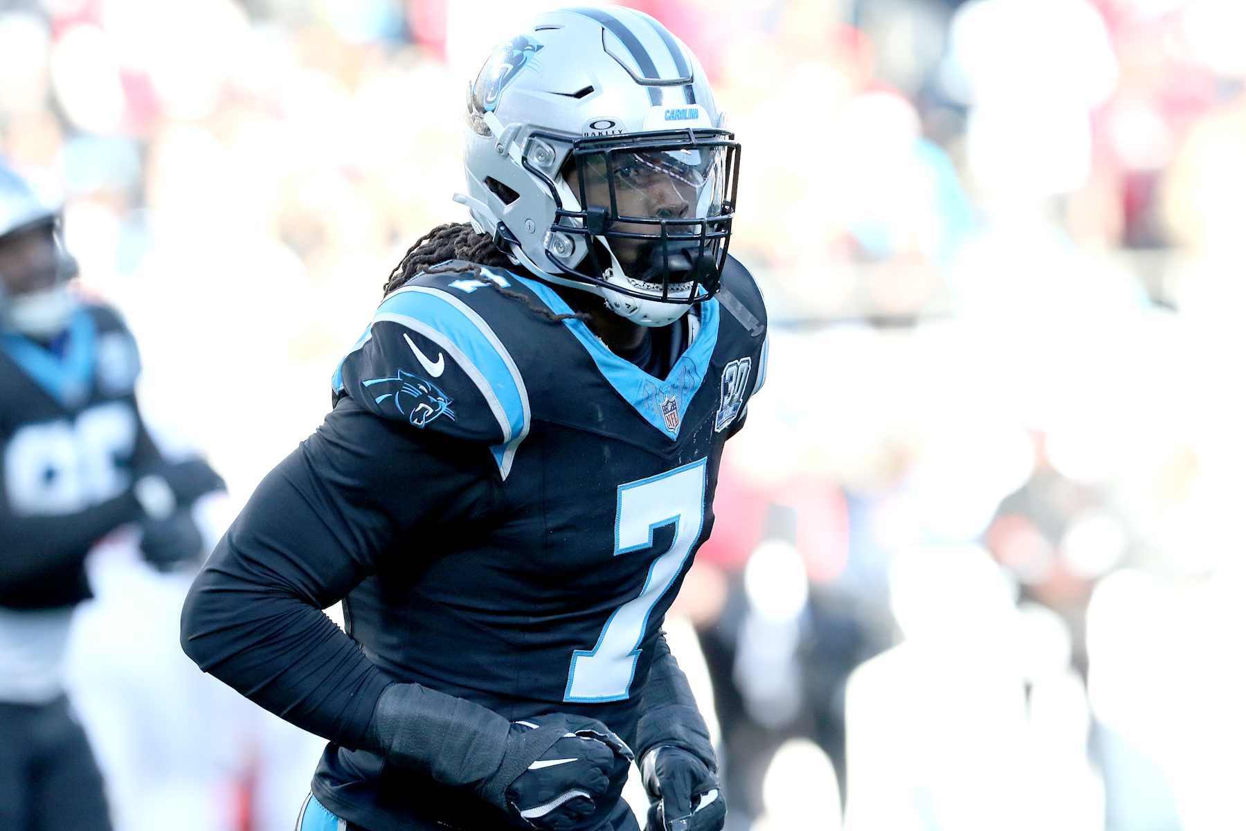 CHARLOTTE, NC - DECEMBER 22: Carolina Panthers outside linebacker Jadeveon Clowney (7) during an NFL football game between the Arizona Cardinals and the Carolina Panthers on December 22, 2024 at Bank of America Stadium in Charlotte N.C.(Photo by John Byrum/Icon Sportswire via Getty Images)