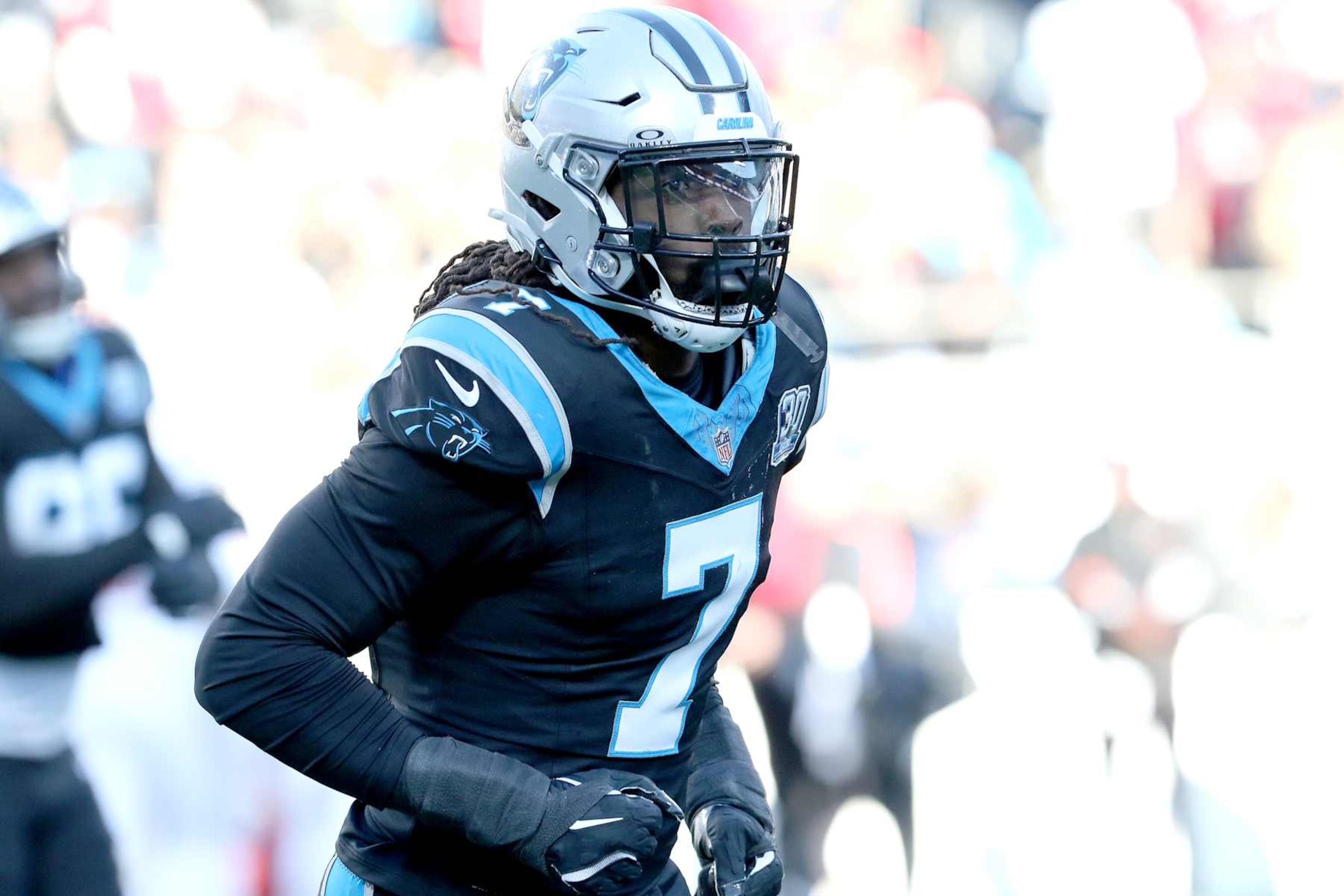 CHARLOTTE, NC - DECEMBER 22: Carolina Panthers outside linebacker Jadeveon Clowney (7) during an NFL football game between the Arizona Cardinals and the Carolina Panthers on December 22, 2024 at Bank of America Stadium in Charlotte N.C.(Photo by John Byrum/Icon Sportswire via Getty Images)