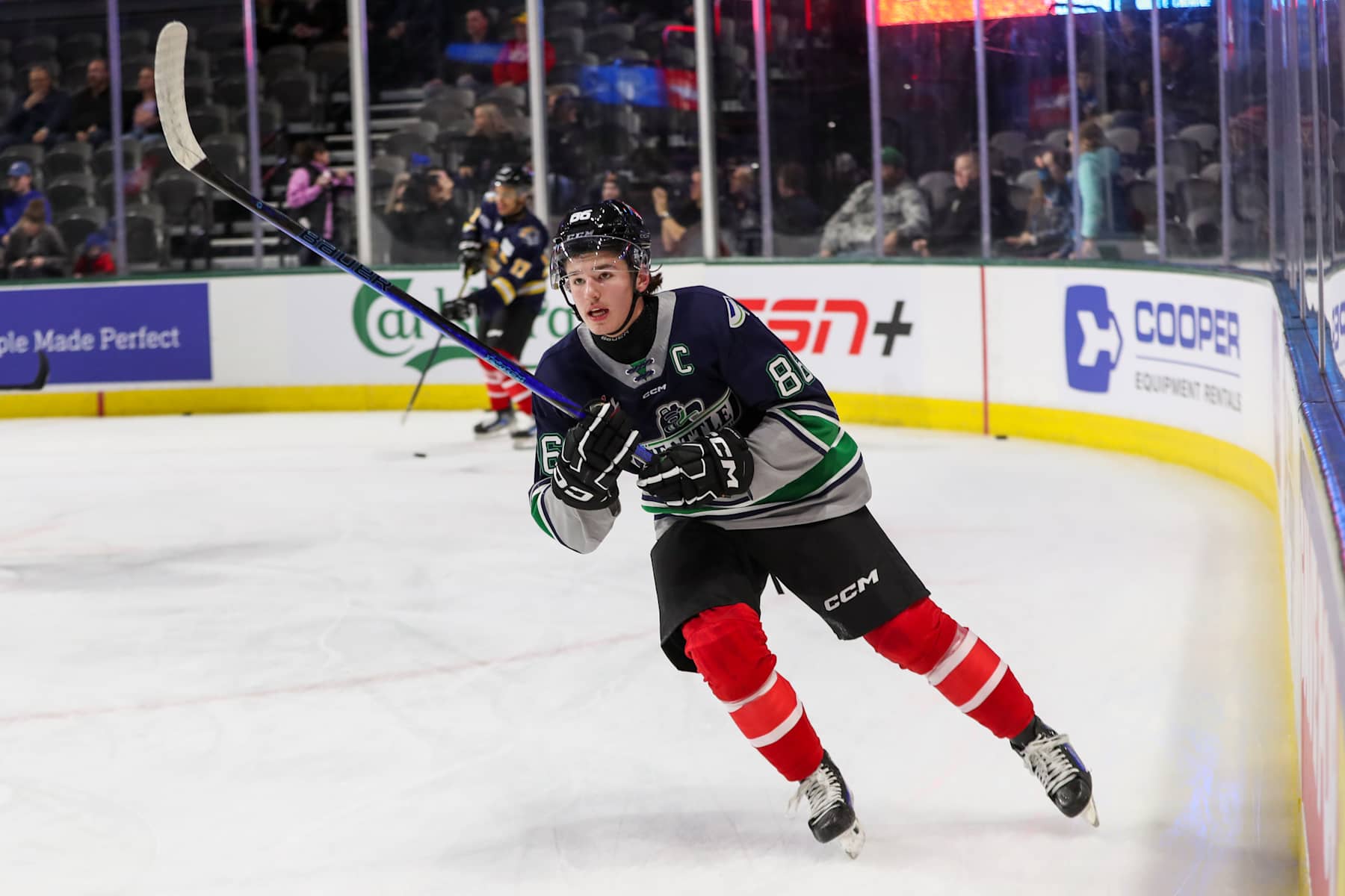 LONDON, ONTARIO - NOVEMBER 26: Forward Braeden Cootes #86 of Team CHL warms up prior to a game against Team USA during the CHL USA Prospects Challenge at Canada Life Place on November 26, 2024 in London, Ontario. (Photo by Dennis Pajot/Getty Images)